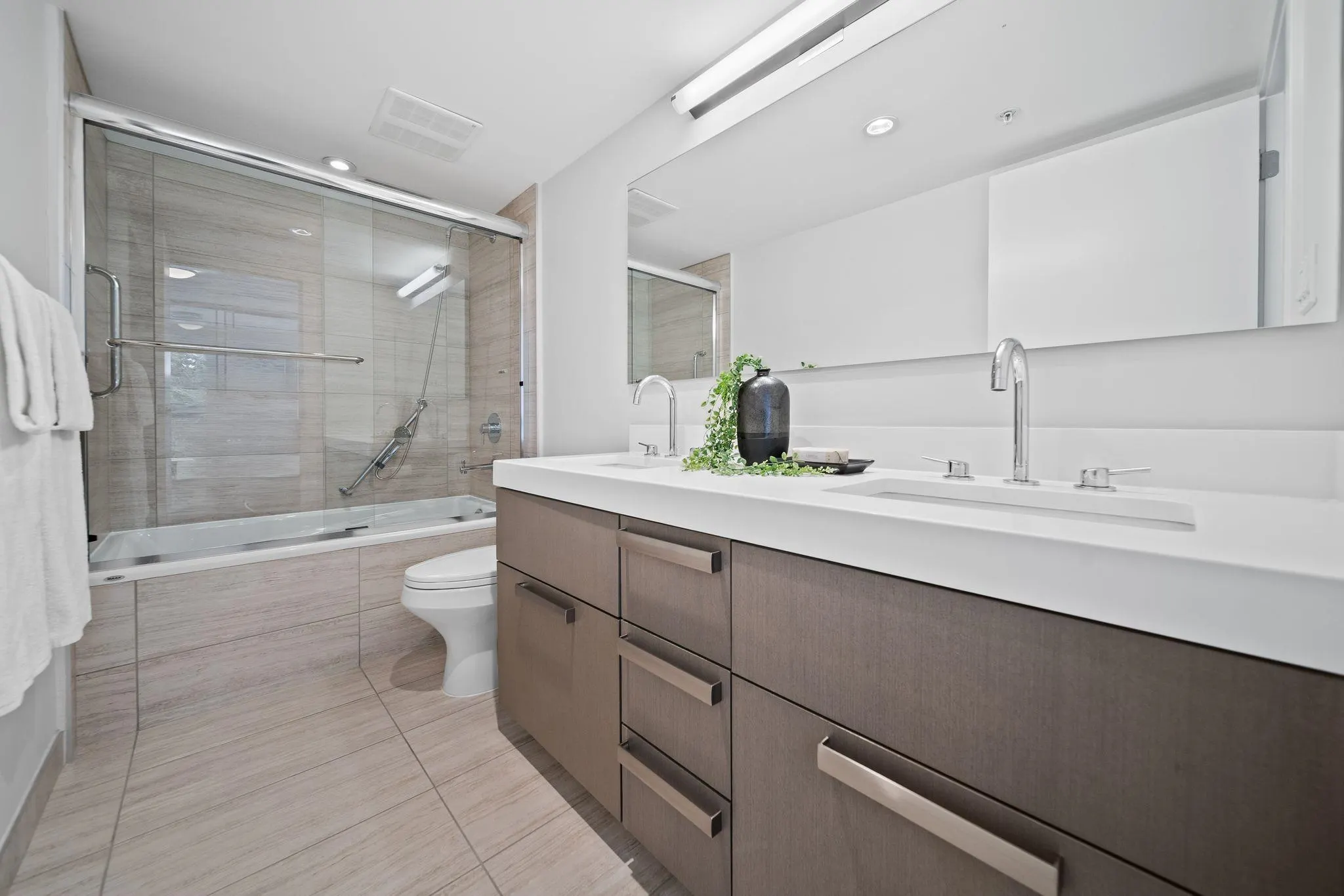 5555 Dunbar Street #207