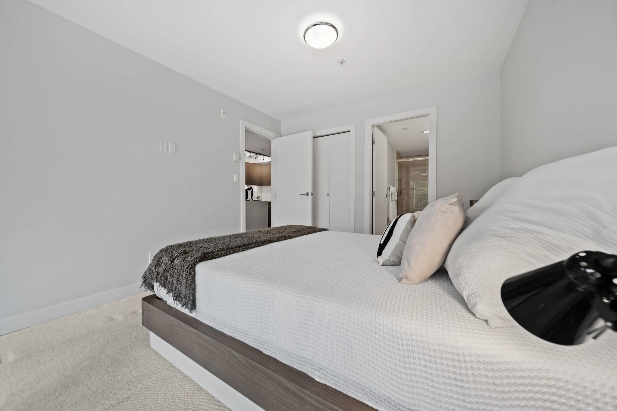 5555 Dunbar Street #207