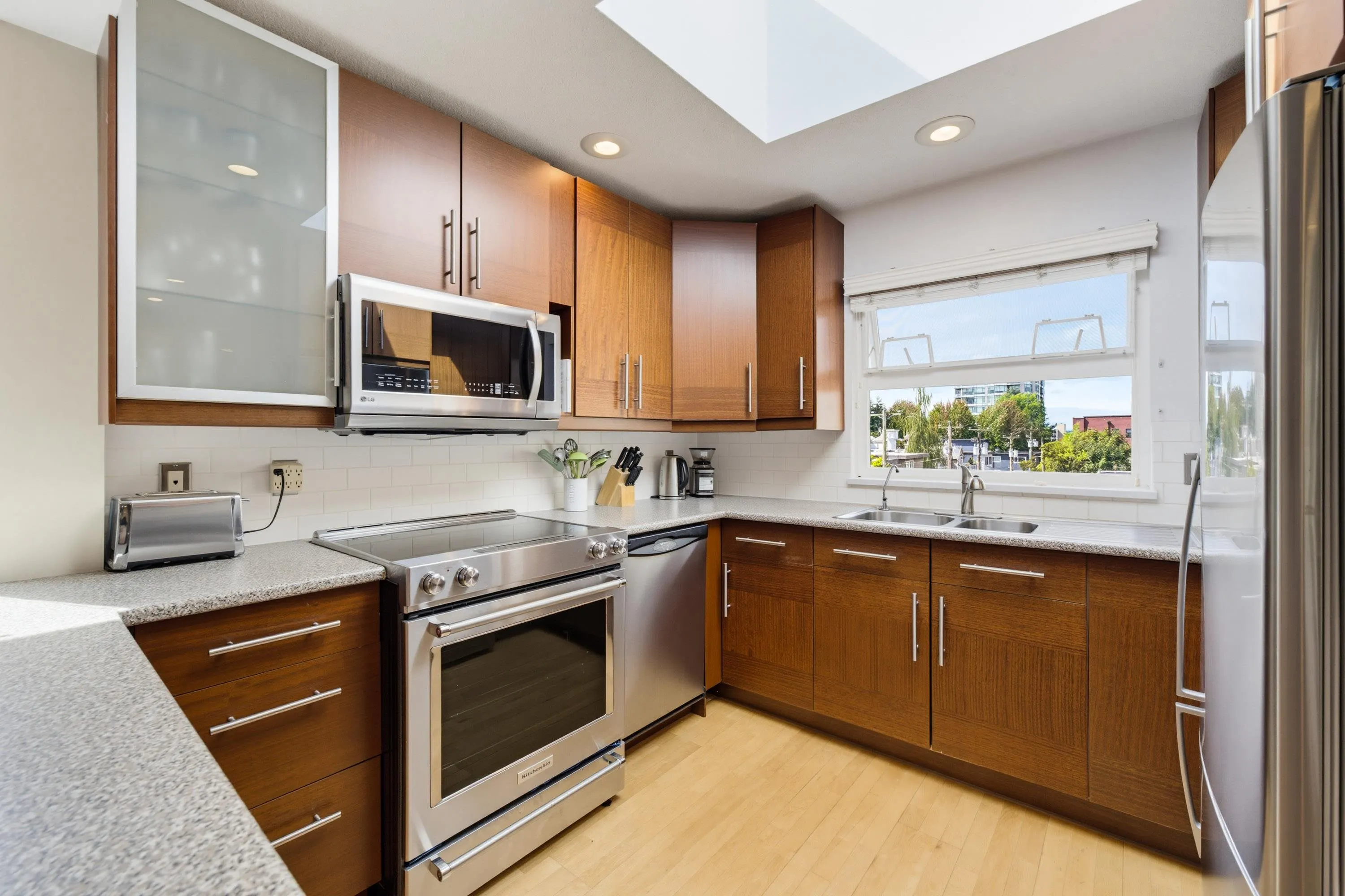 1200 W 10th Avenue #403