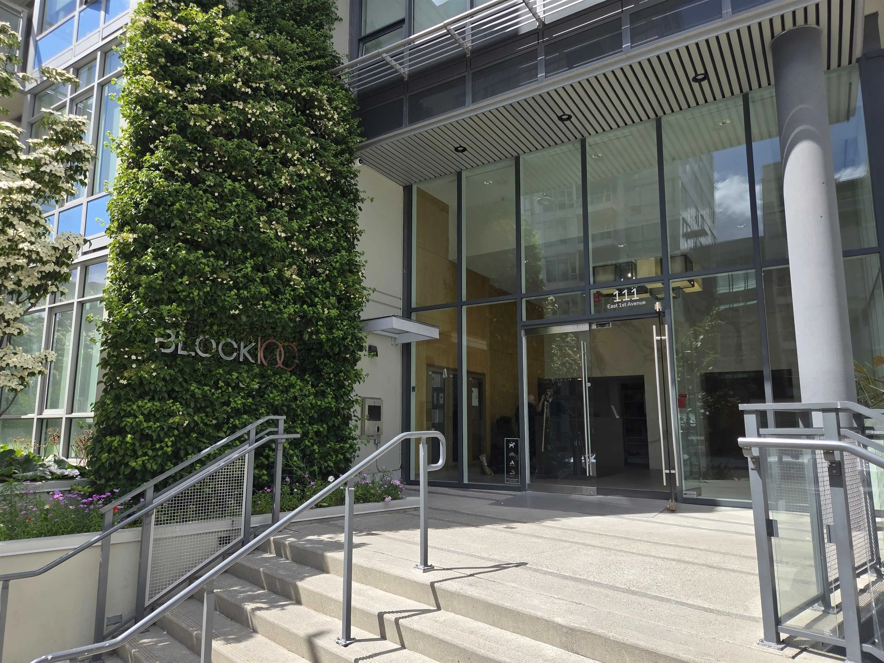 111 E 1st Avenue #905