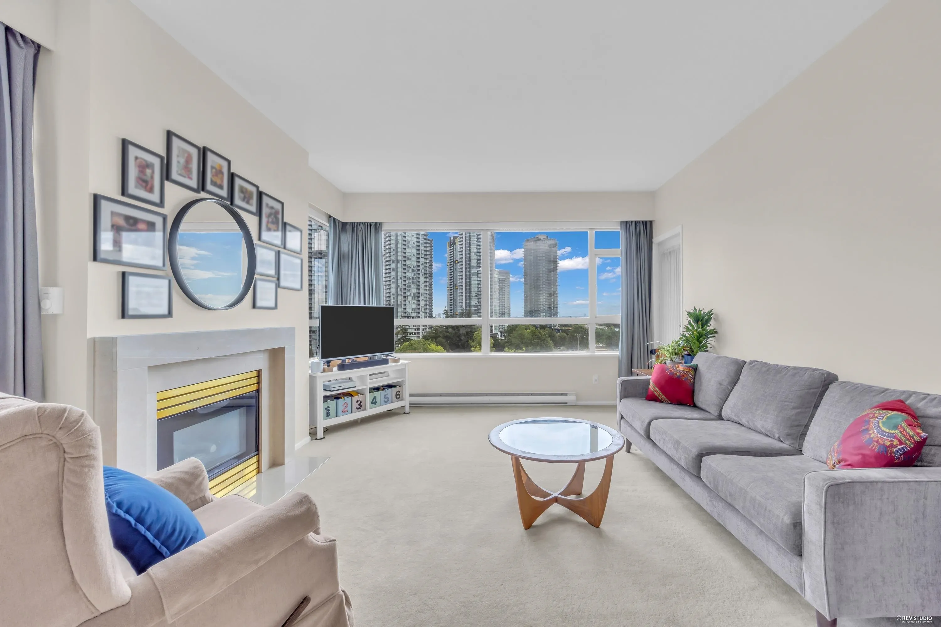 6521 Bonsor Avenue #901
