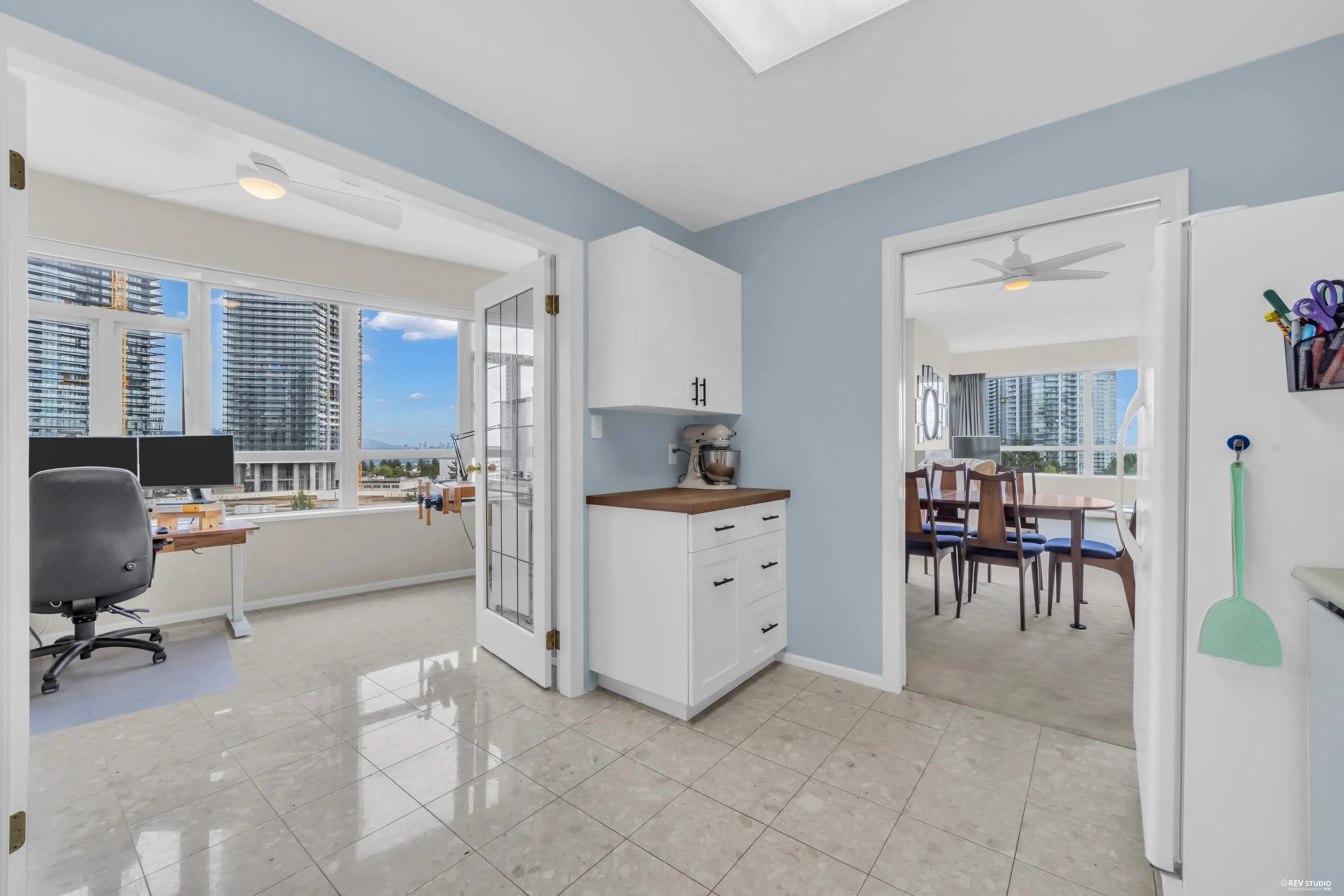 6521 Bonsor Avenue #901