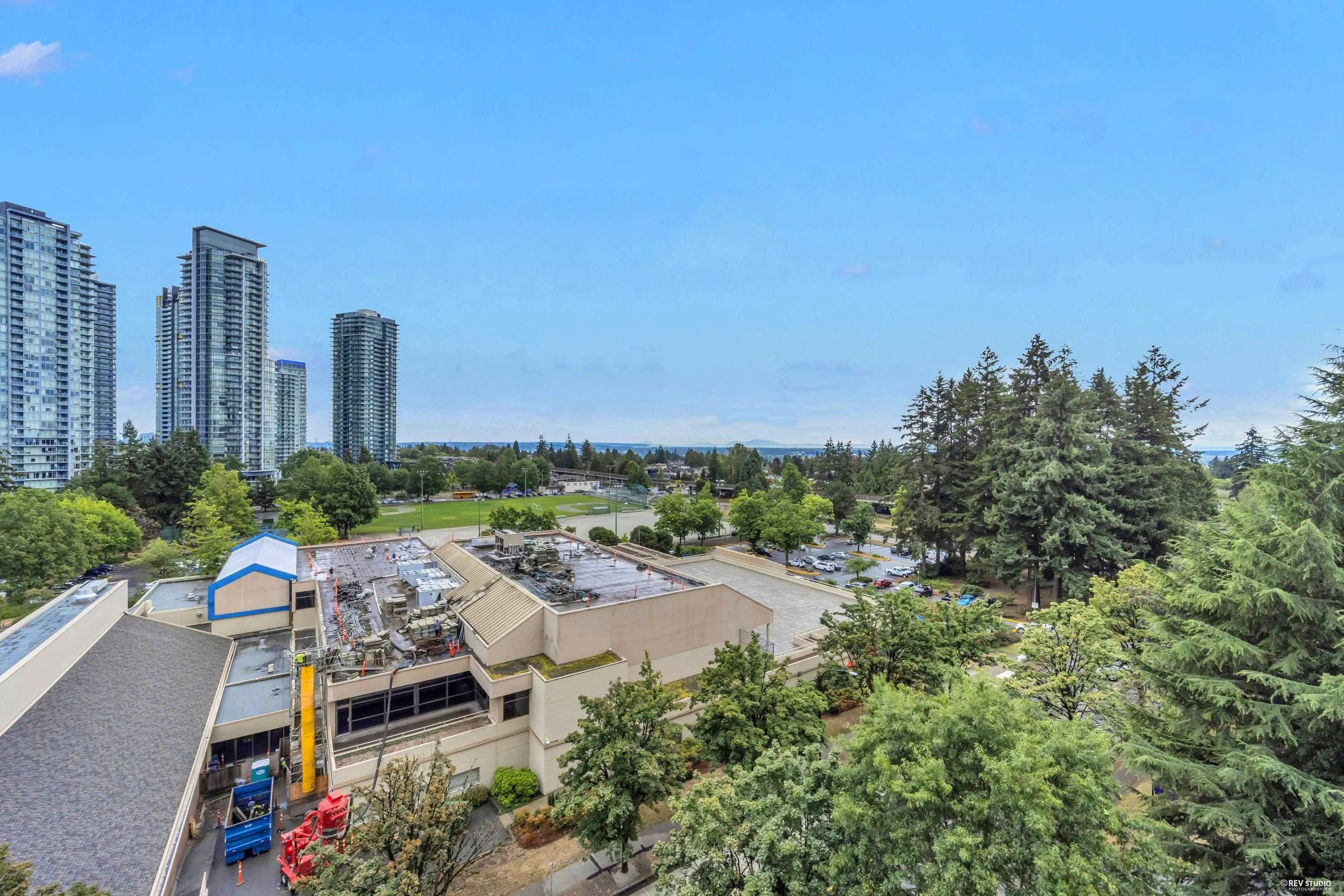 6521 Bonsor Avenue #901