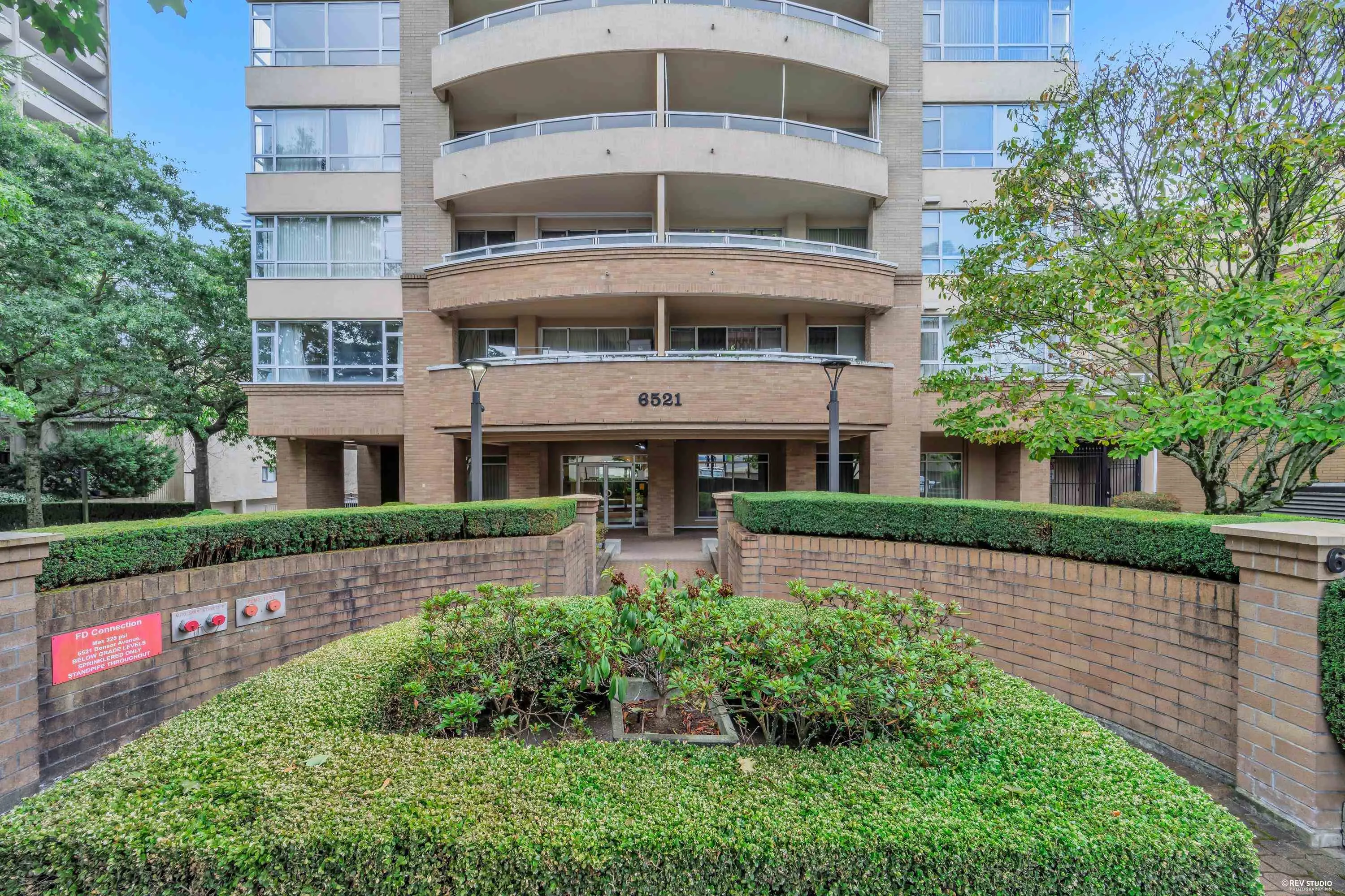 6521 Bonsor Avenue #901