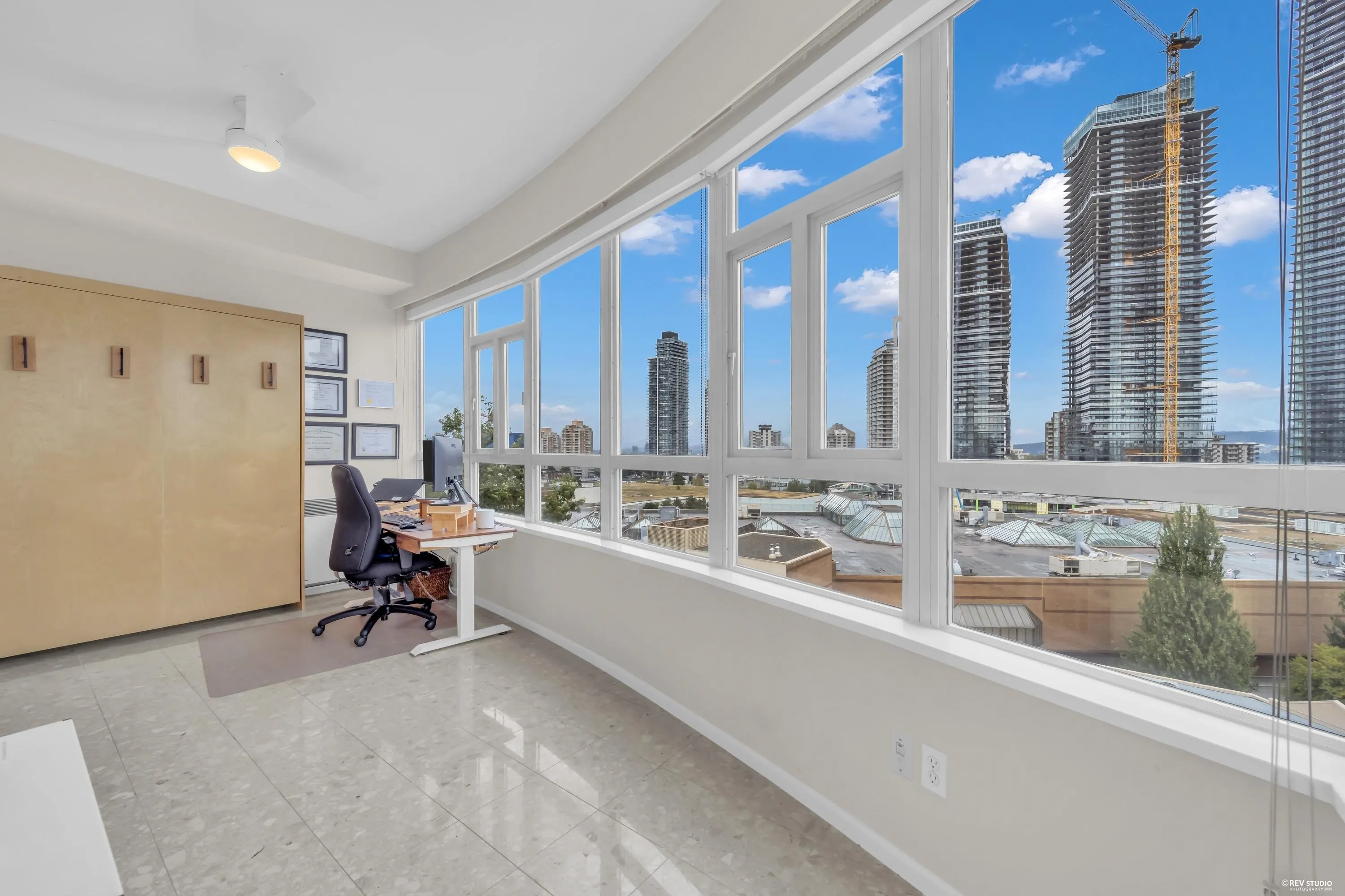 6521 Bonsor Avenue #901