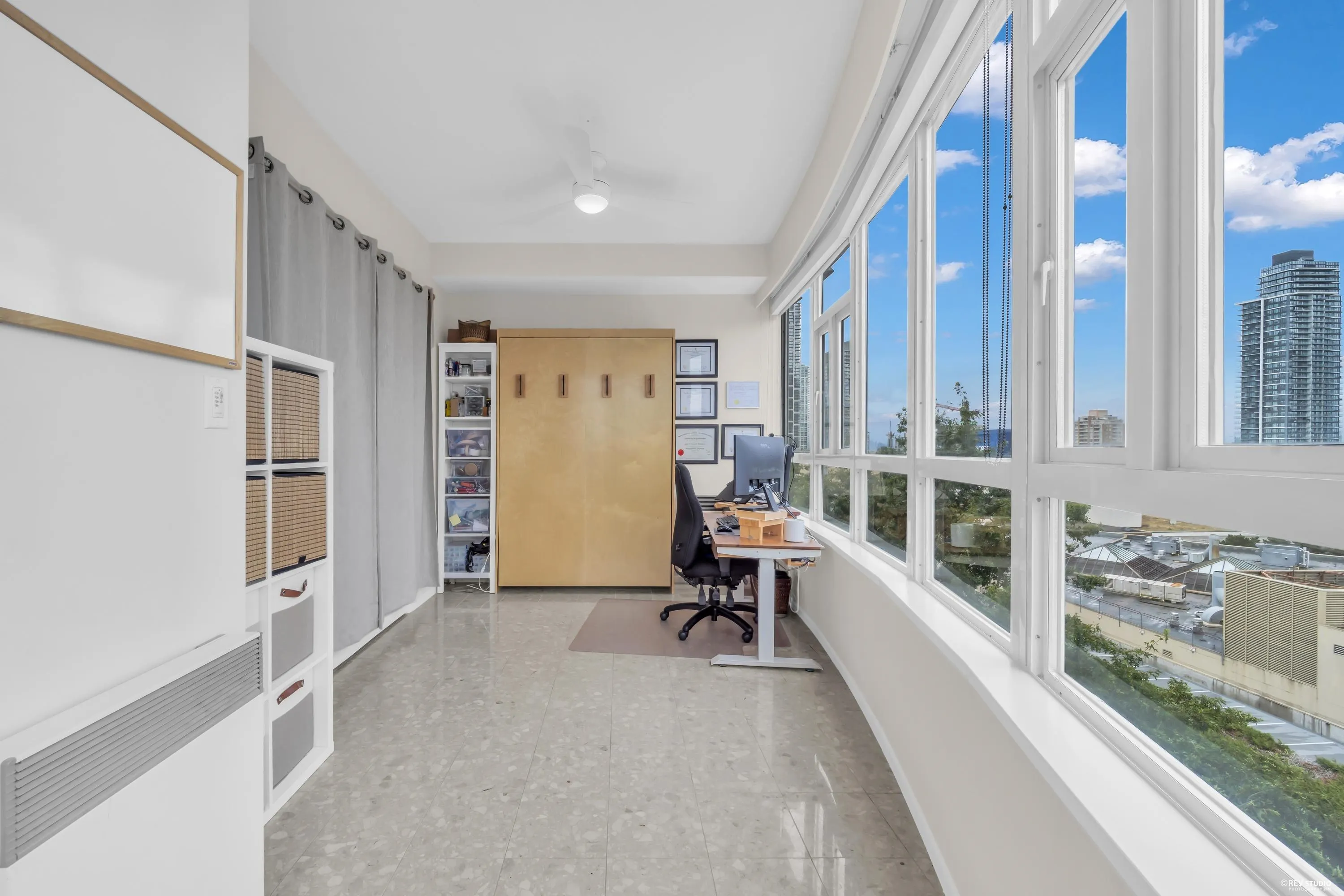 6521 Bonsor Avenue #901
