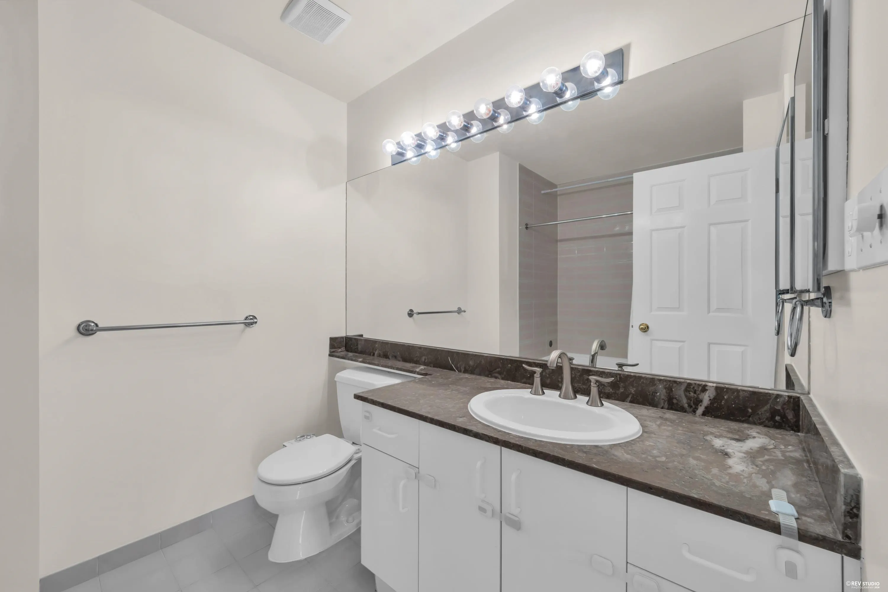 6521 Bonsor Avenue #901