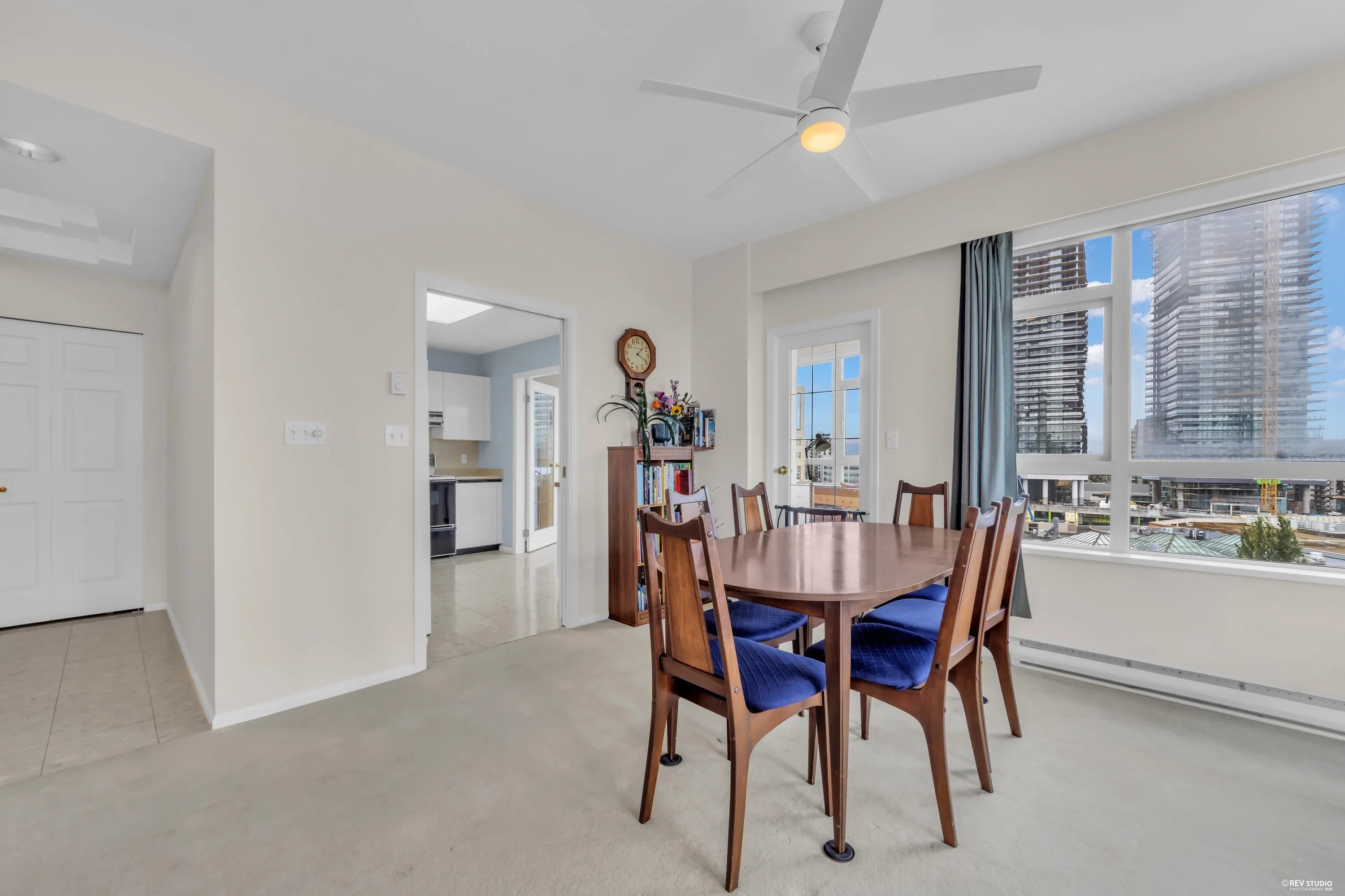 6521 Bonsor Avenue #901