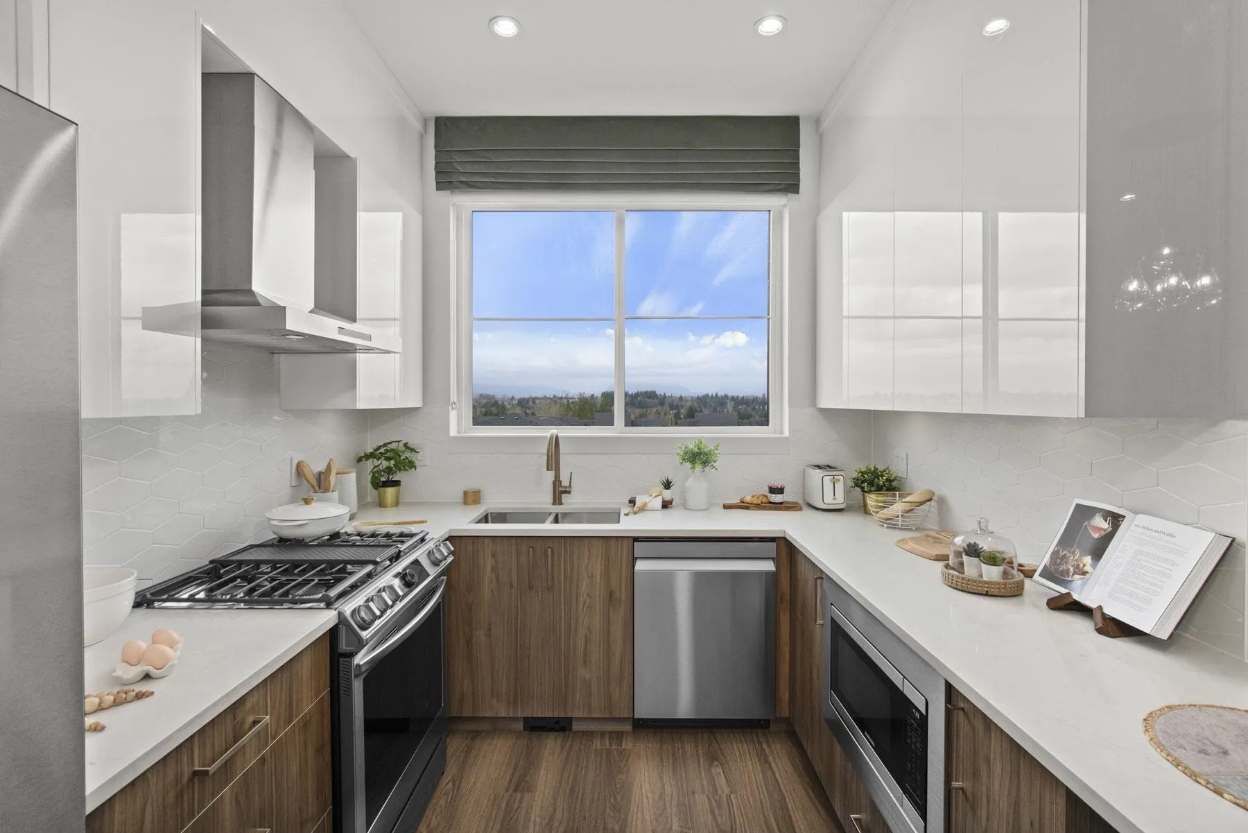 6035 141 Street #7