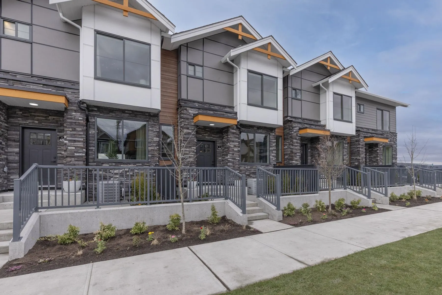 6035 141 Street #7