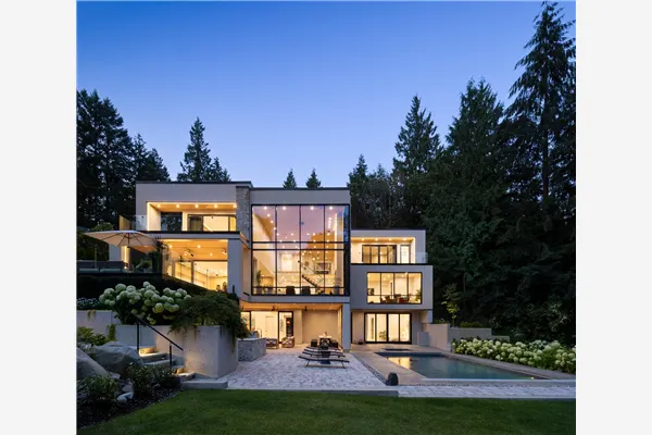 450 Macbeth Crescent