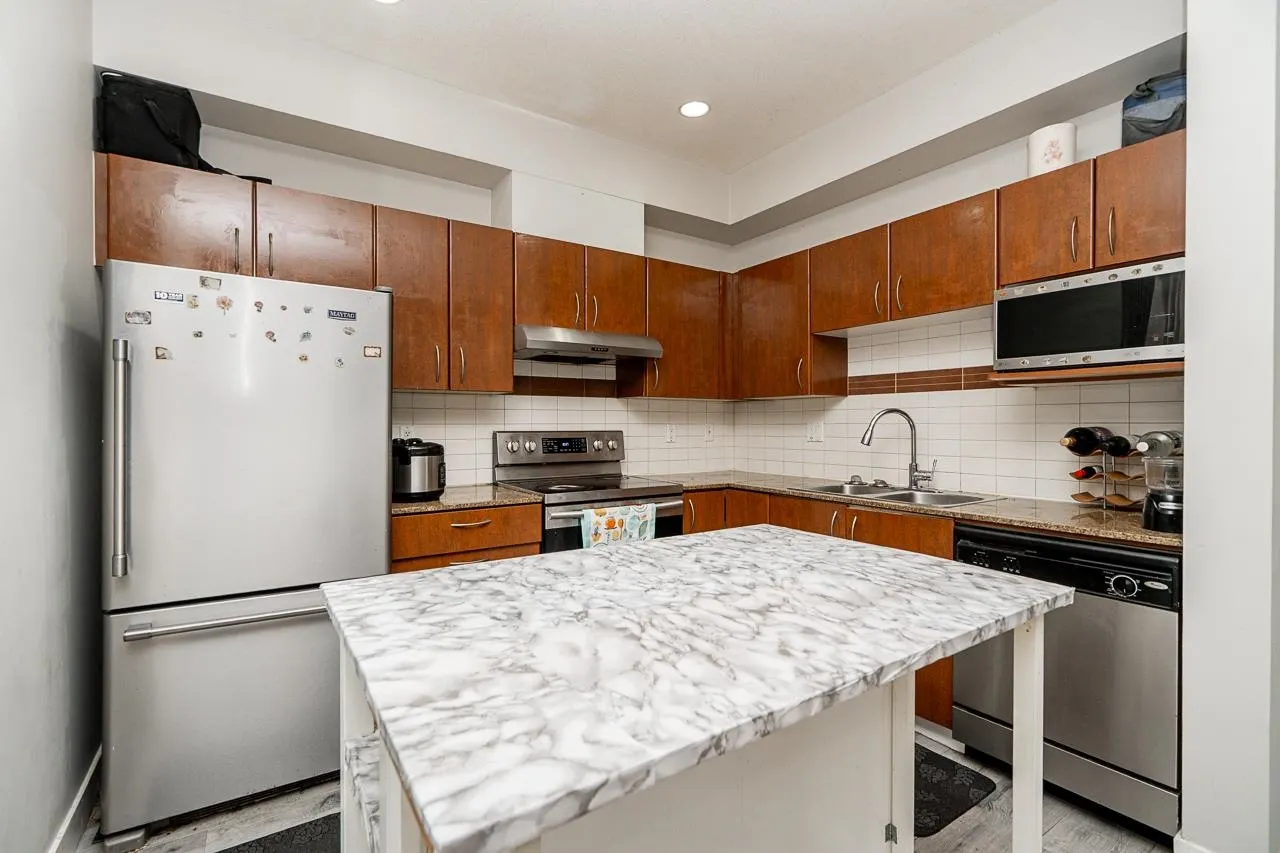 16772 61 Avenue #11