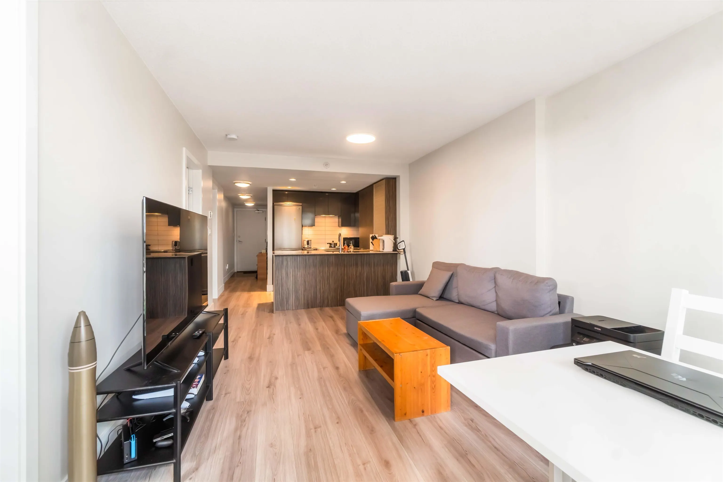 1088 Richards Street #813
