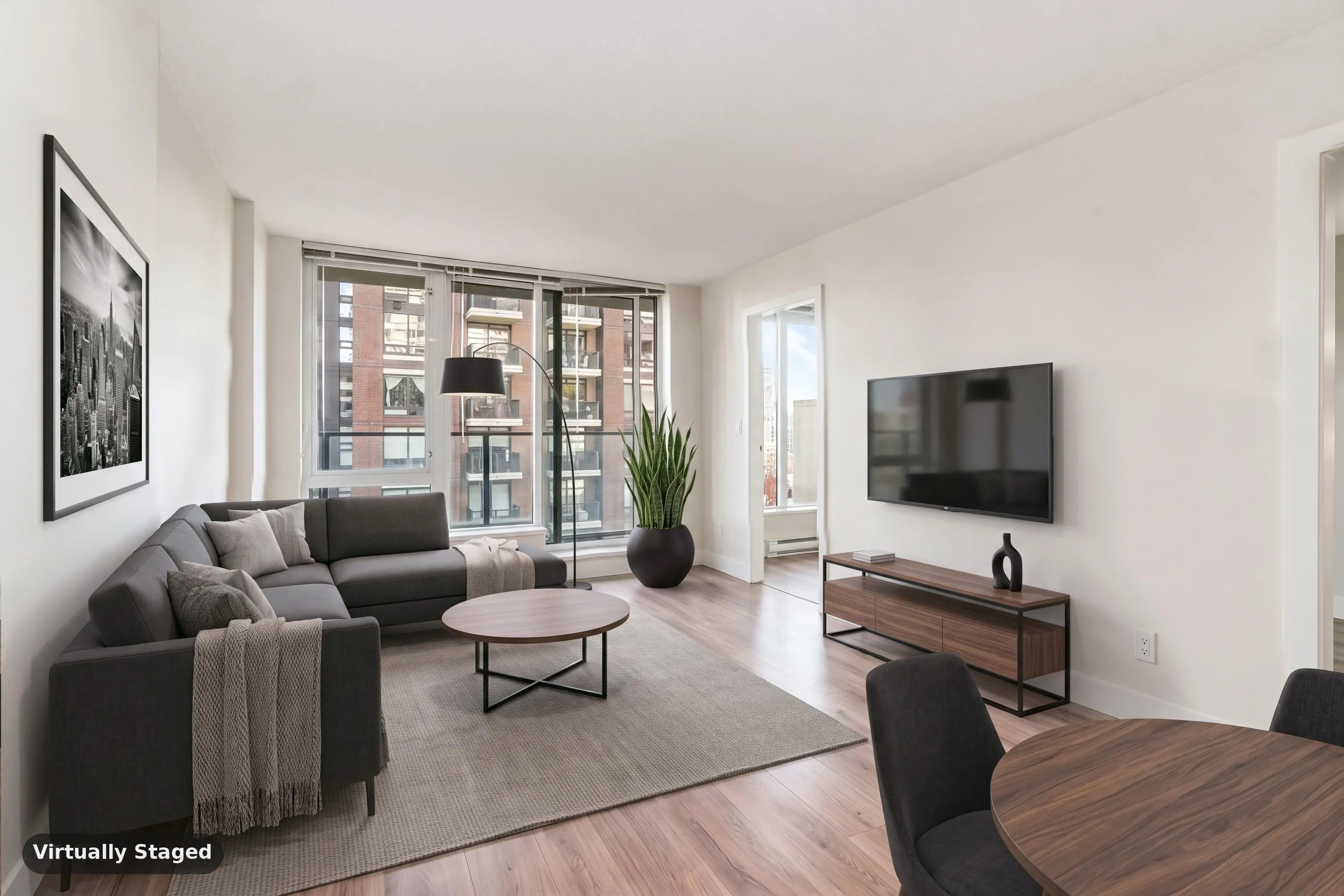 1088 Richards Street #813