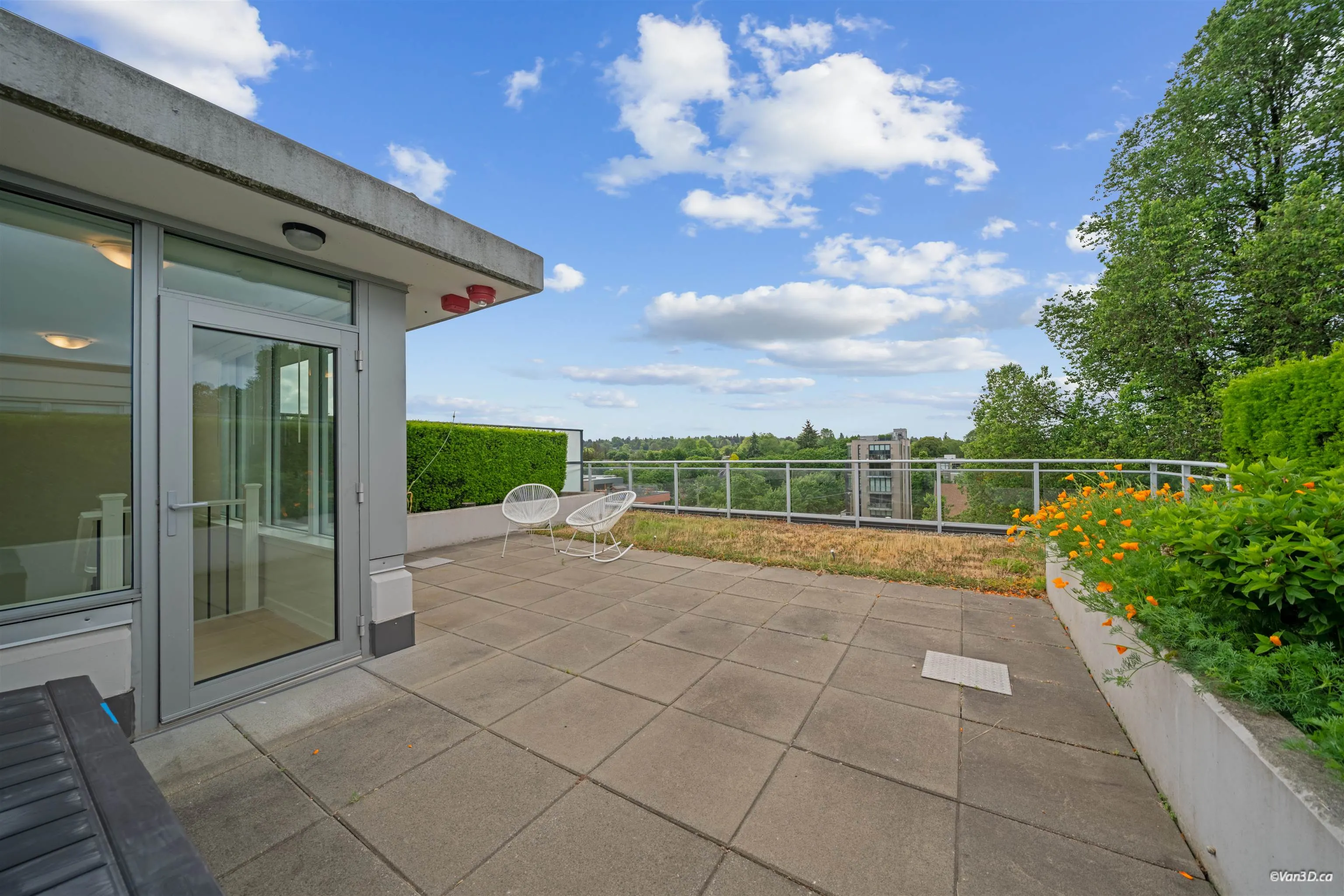 2565 Maple Street #704