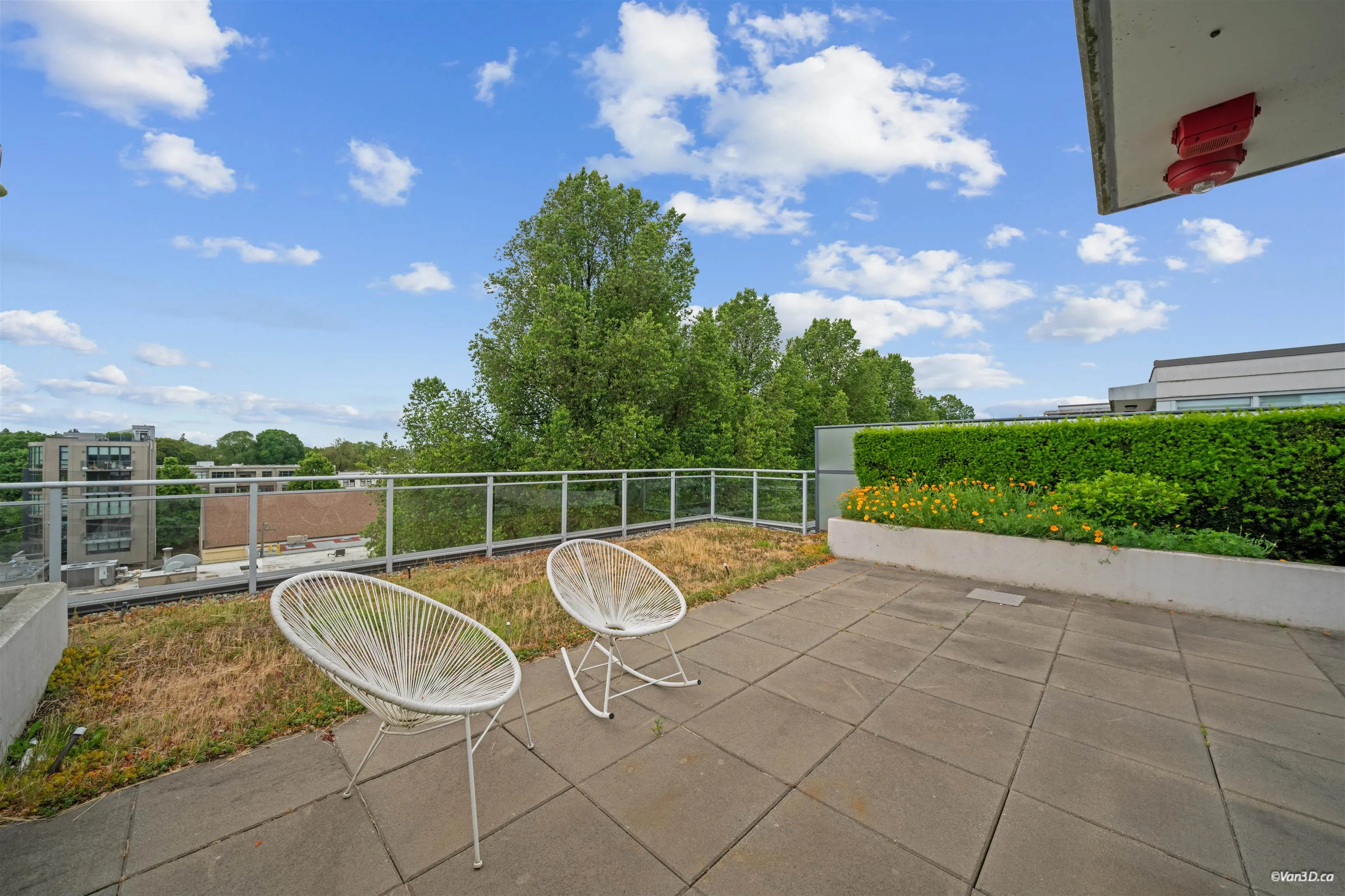 2565 Maple Street #704