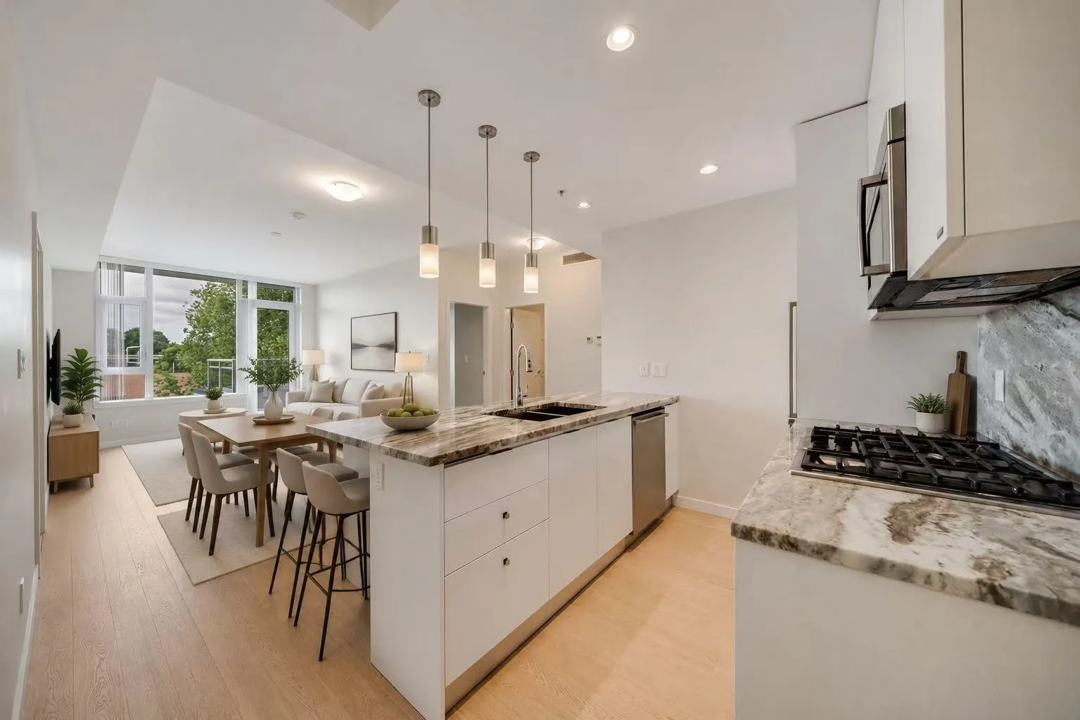 2565 Maple Street #704