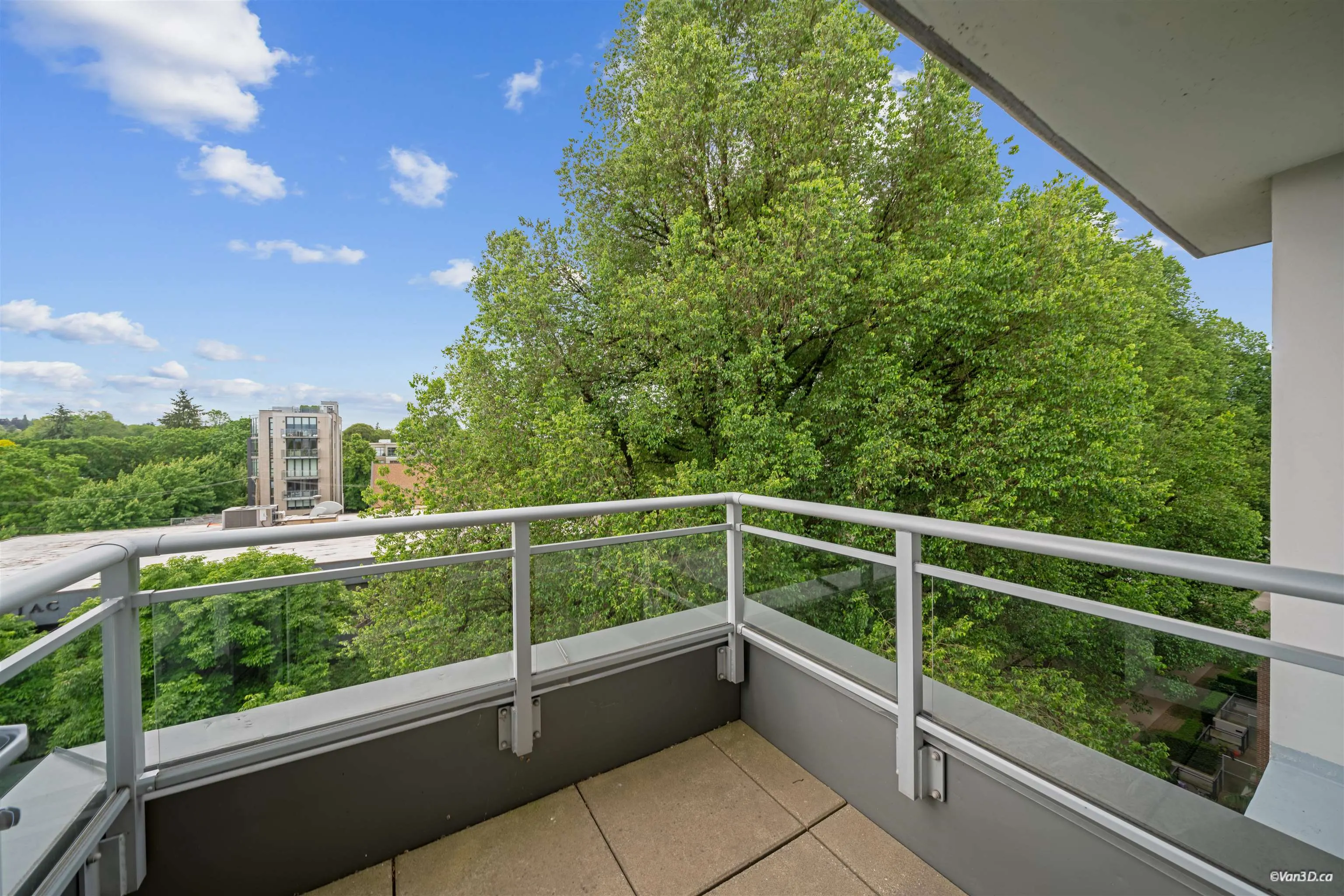 2565 Maple Street #704