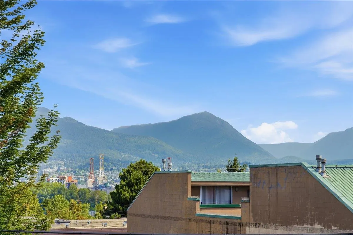 2508 Fraser Street #203