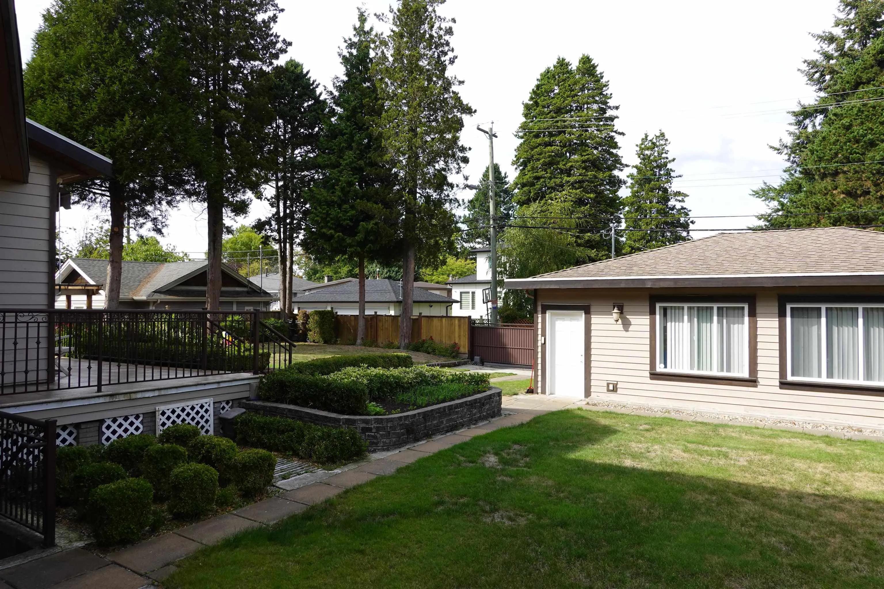 729 W 47th Avenue