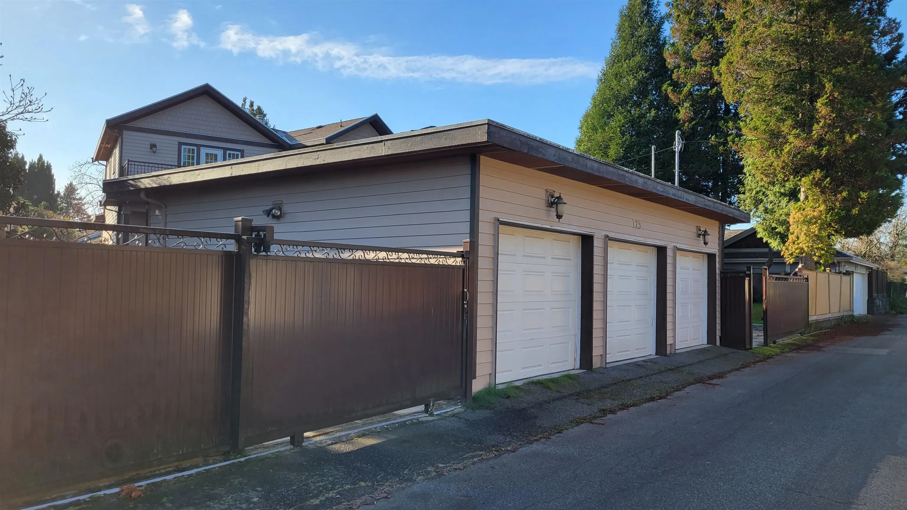 729 W 47th Avenue