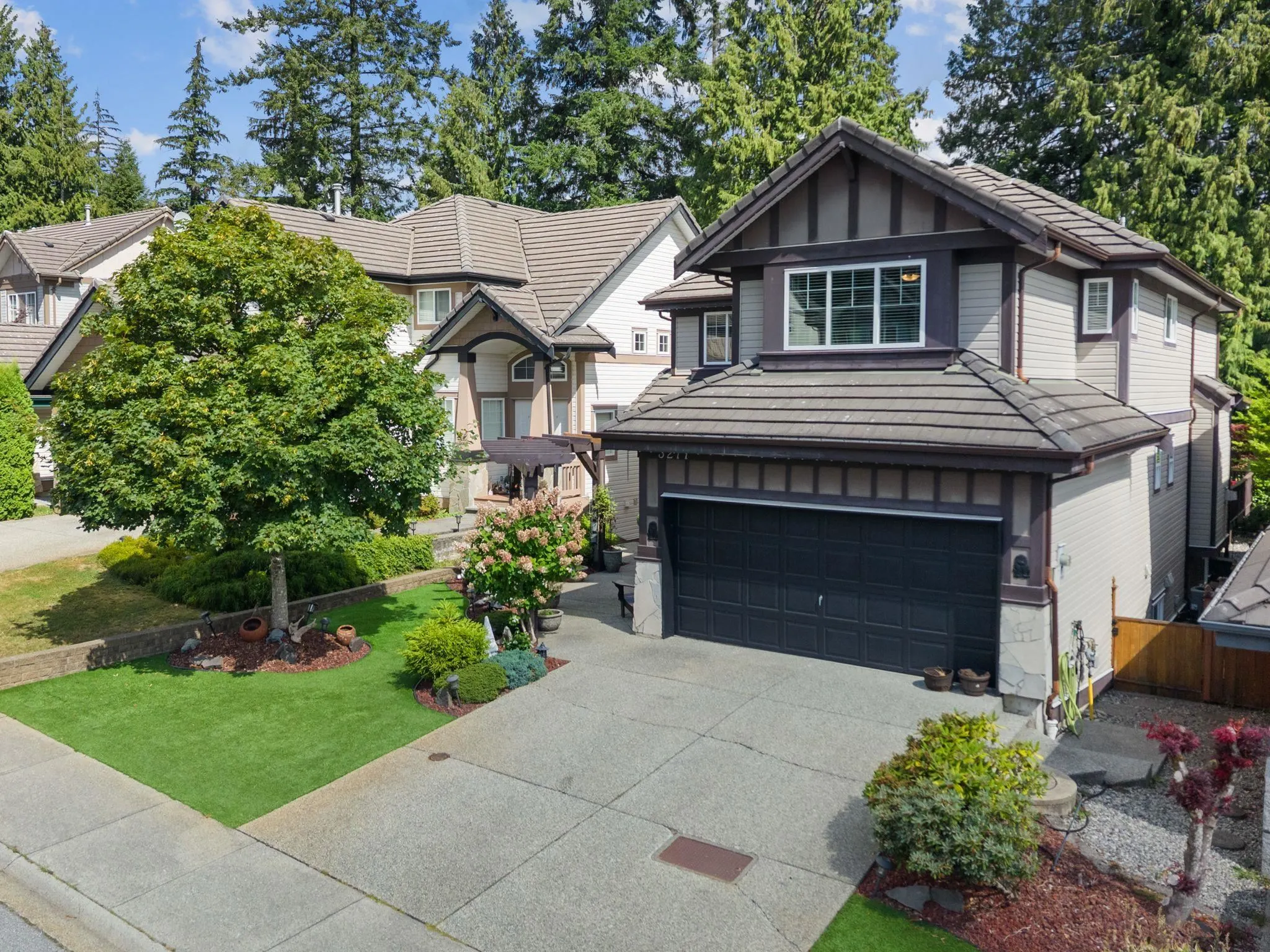 3277 Chartwell Grn