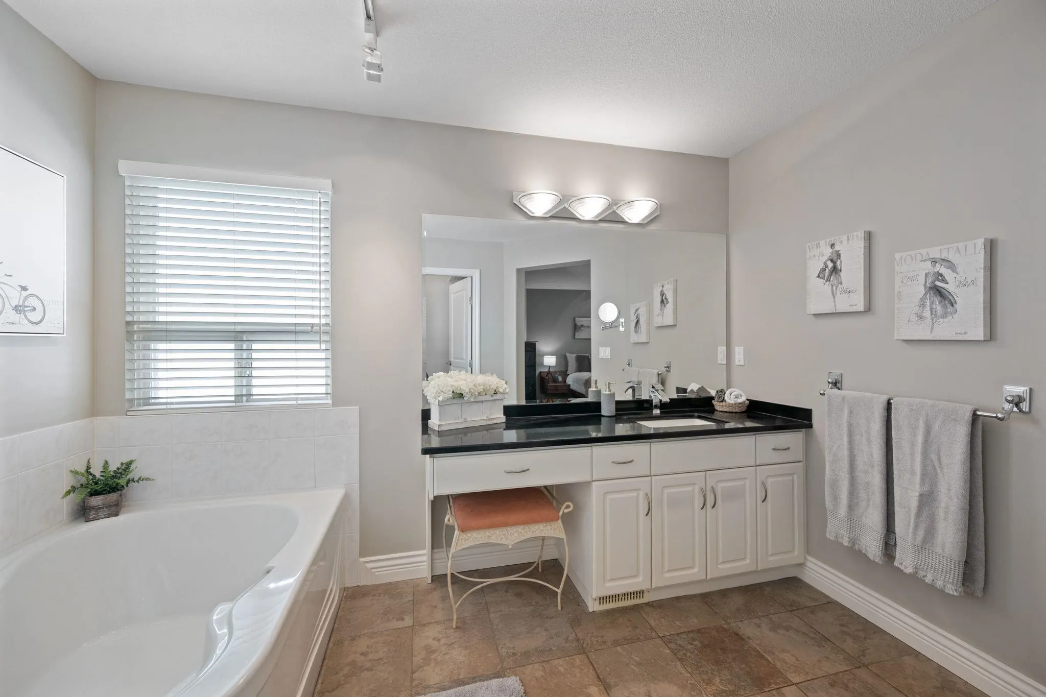 3277 Chartwell Grn