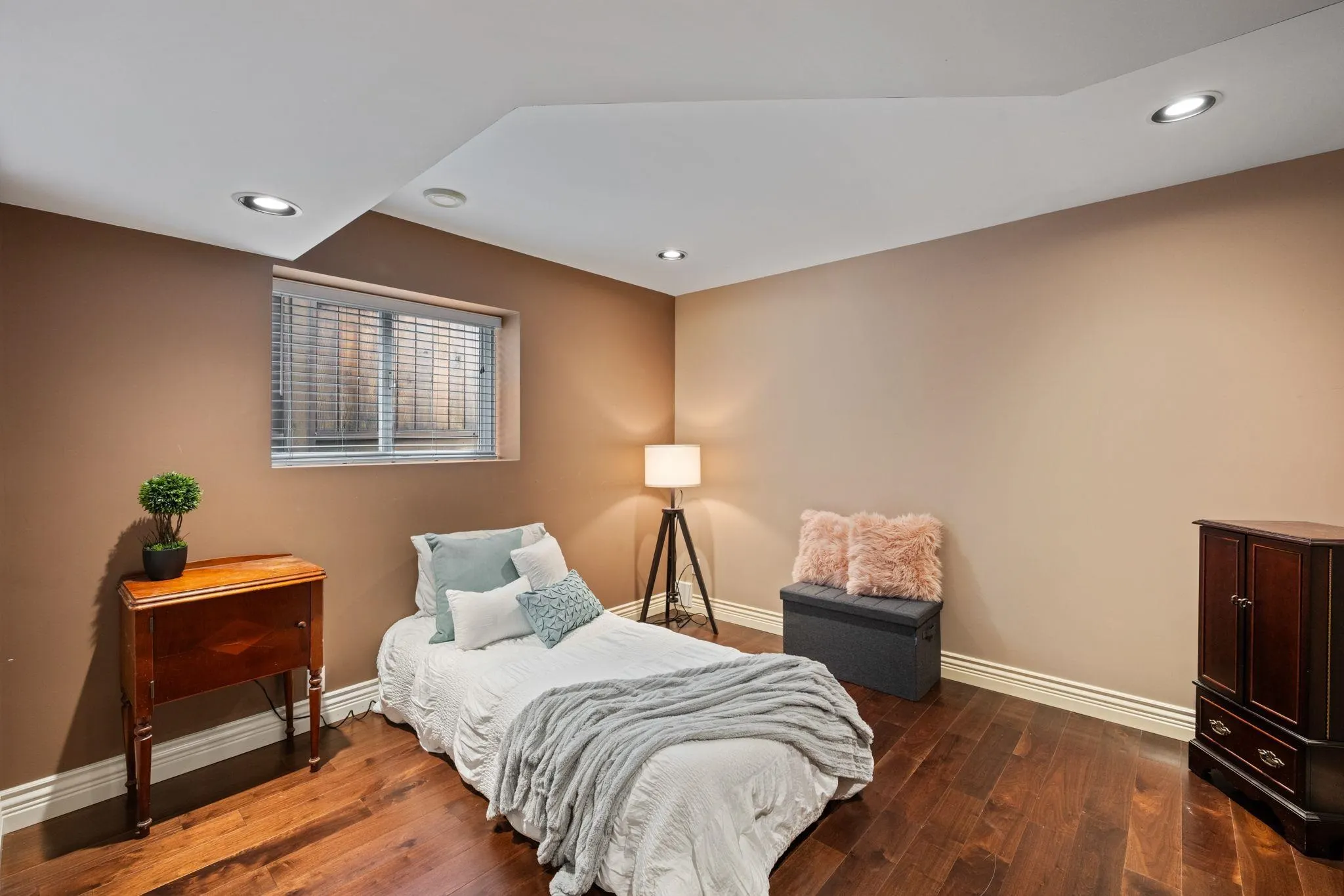 3277 Chartwell Grn