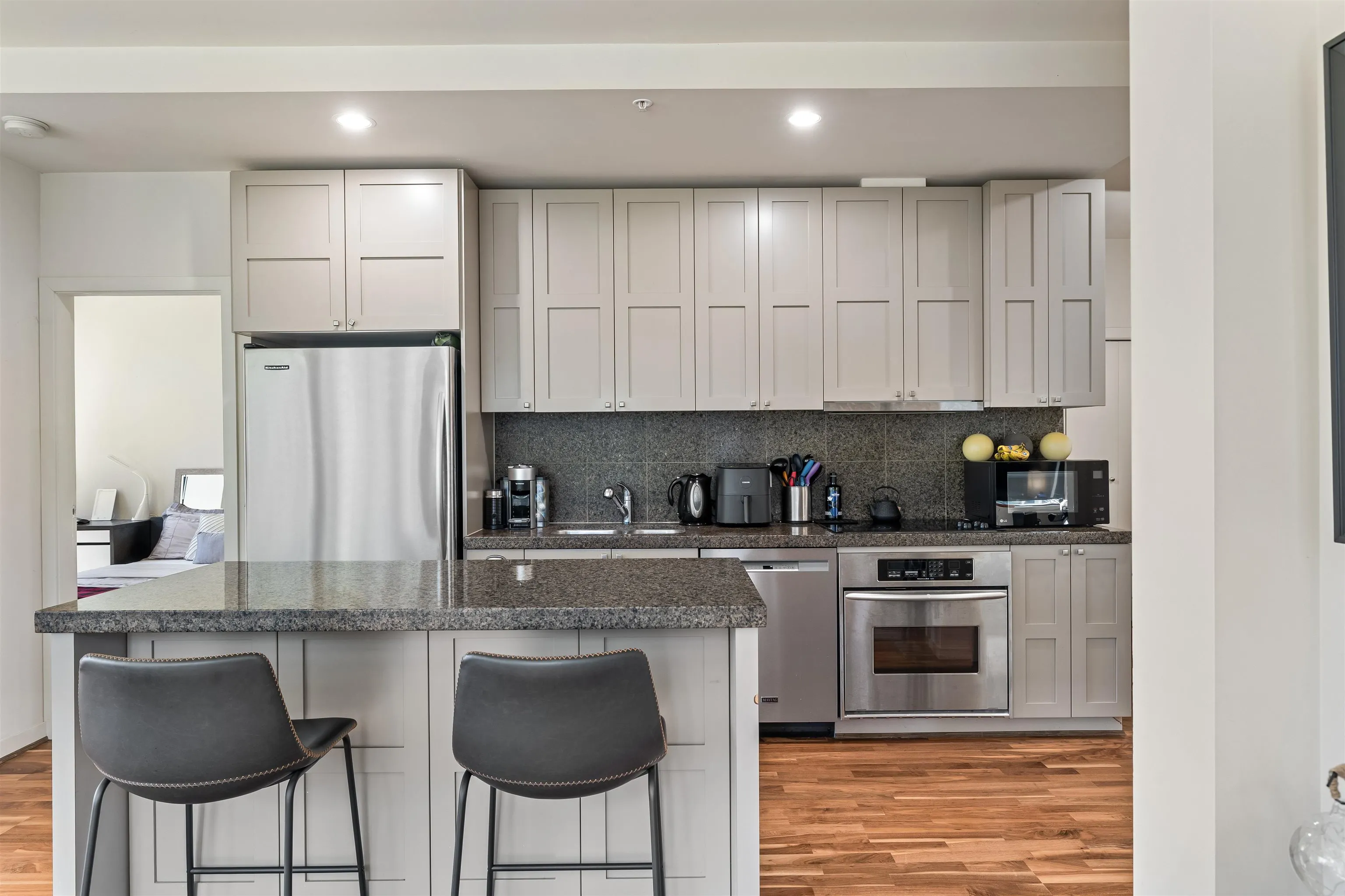 1333 West Georgia Street #609