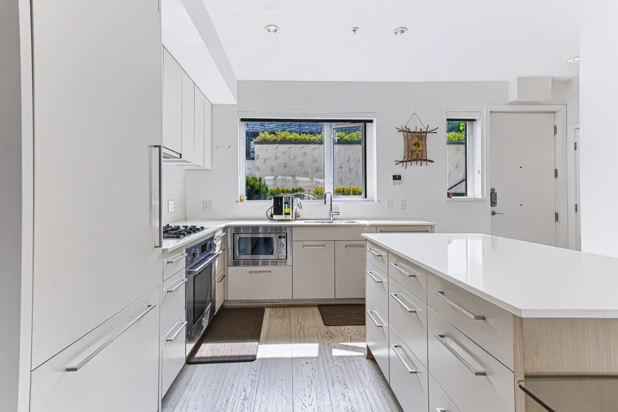 589 W King Edward Avenue #2