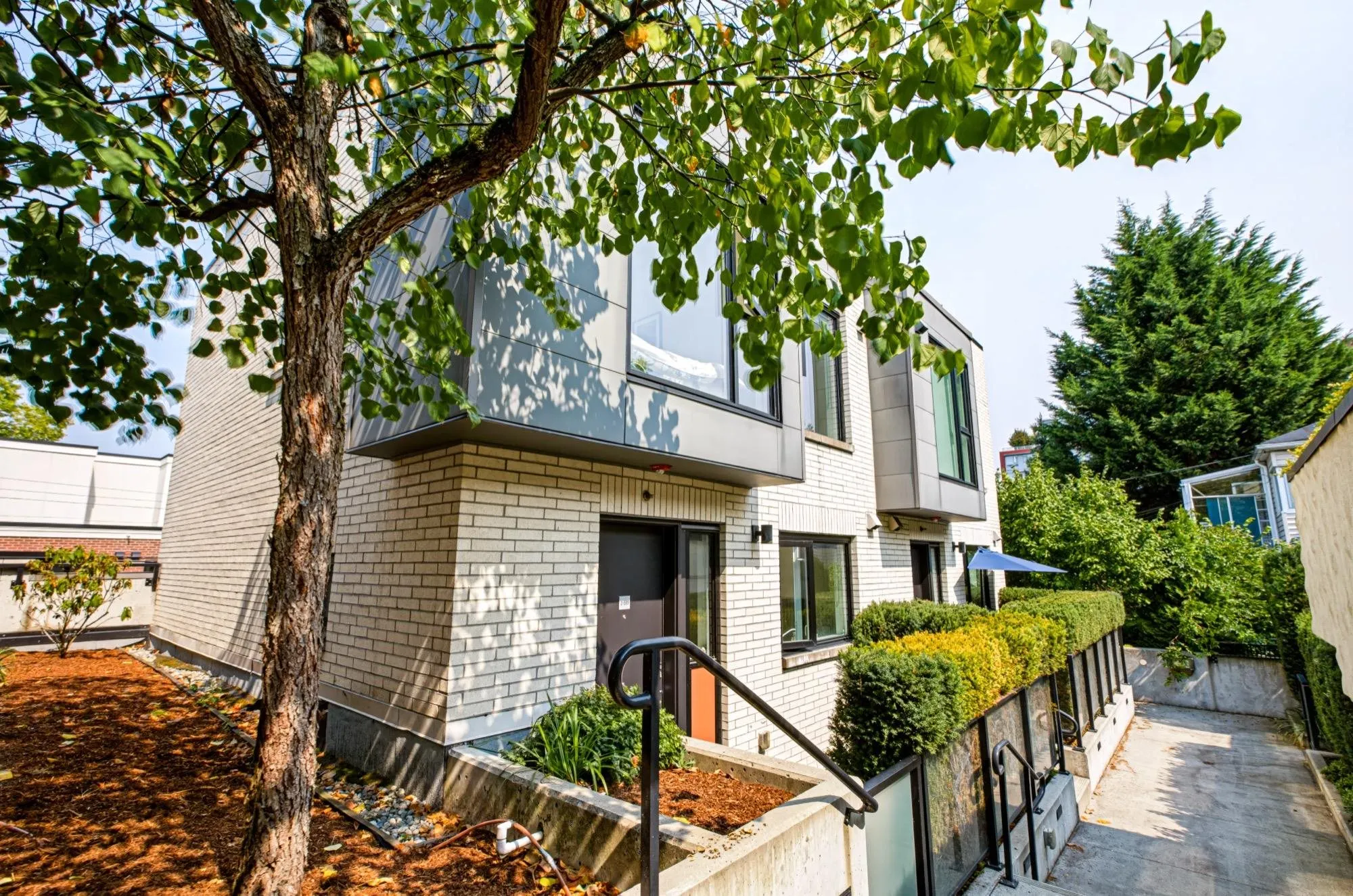 589 W King Edward Avenue #2