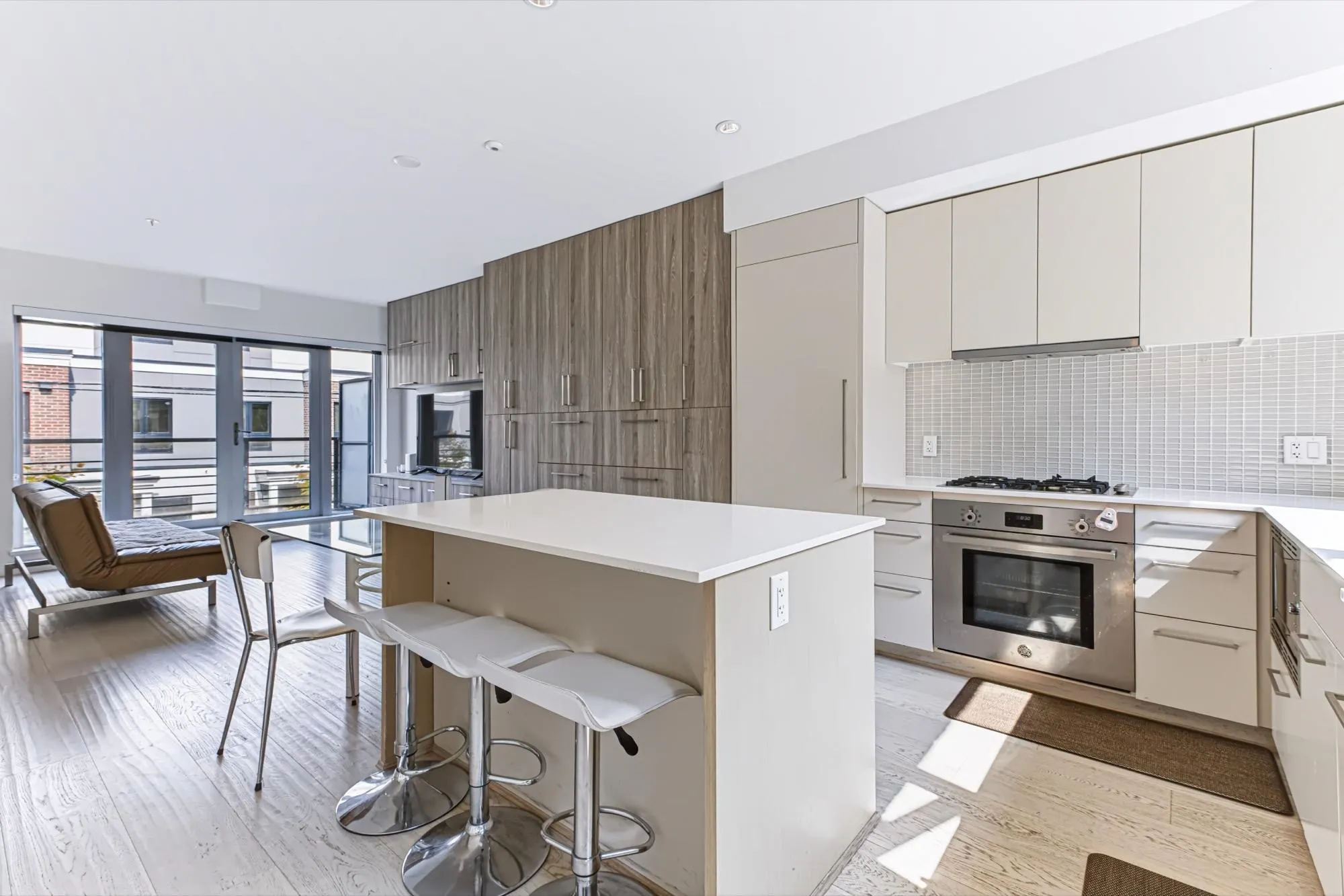 589 W King Edward Avenue #2