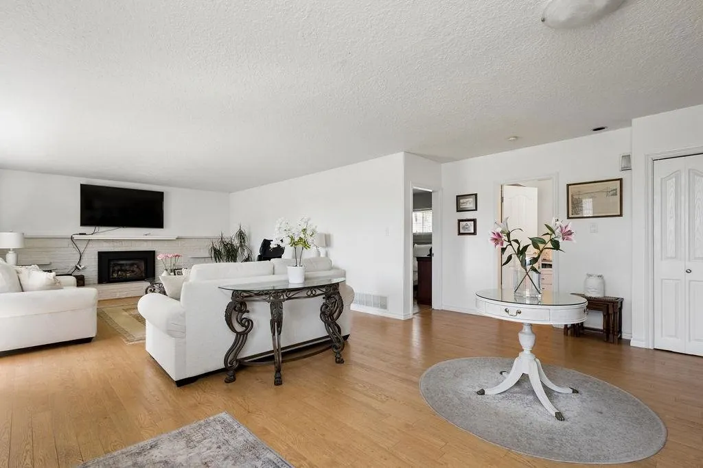 1005 Westmount Drive