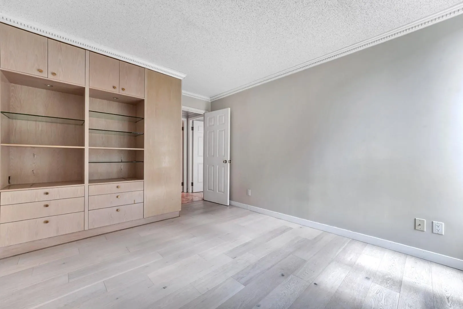 1675 Hornby Street #203