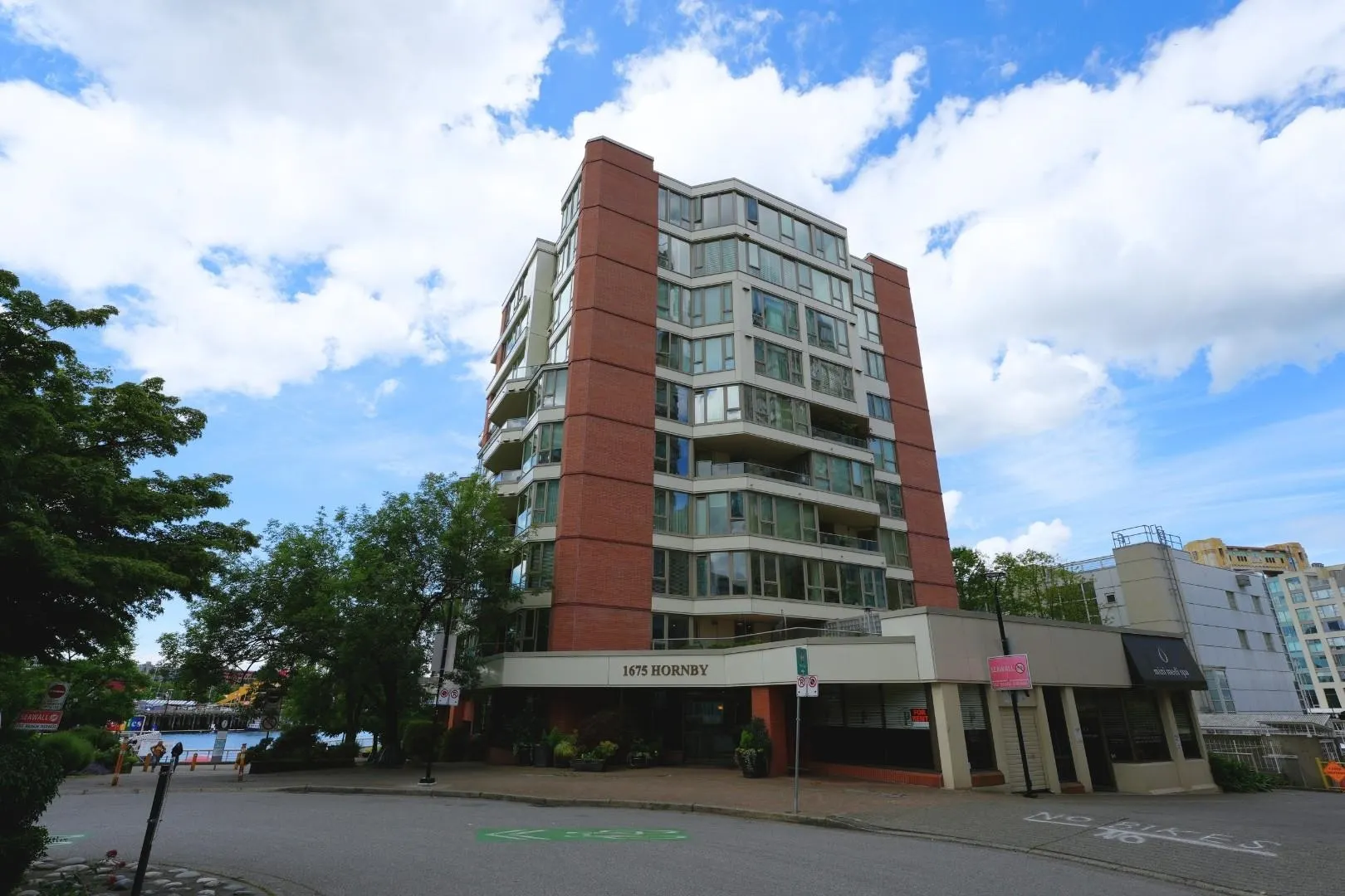 1675 Hornby Street #203