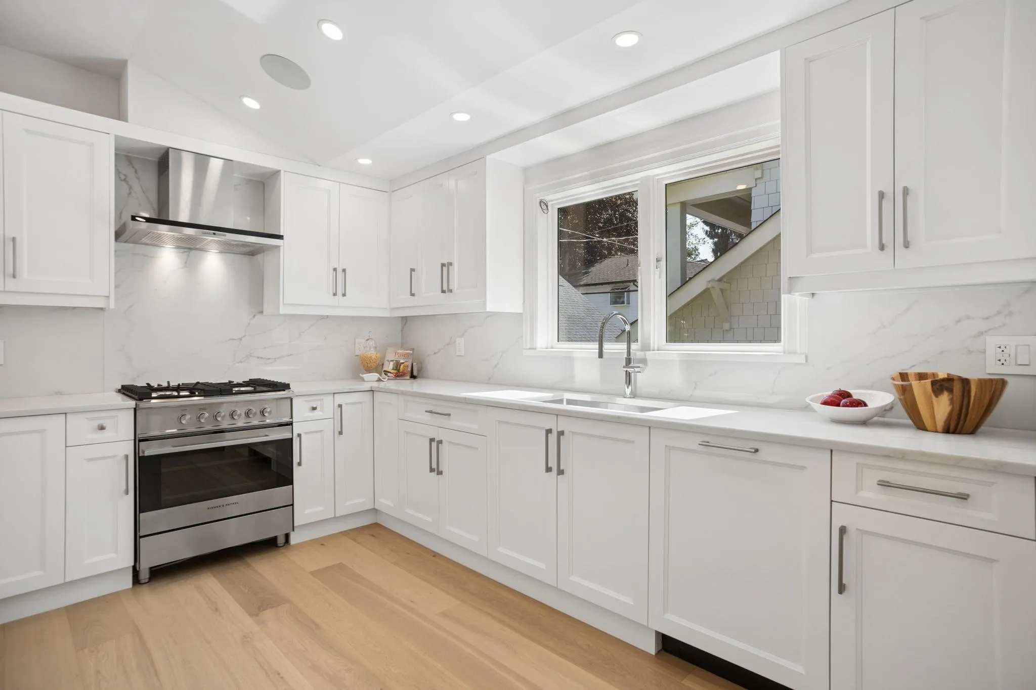 2012 W 15th Avenue