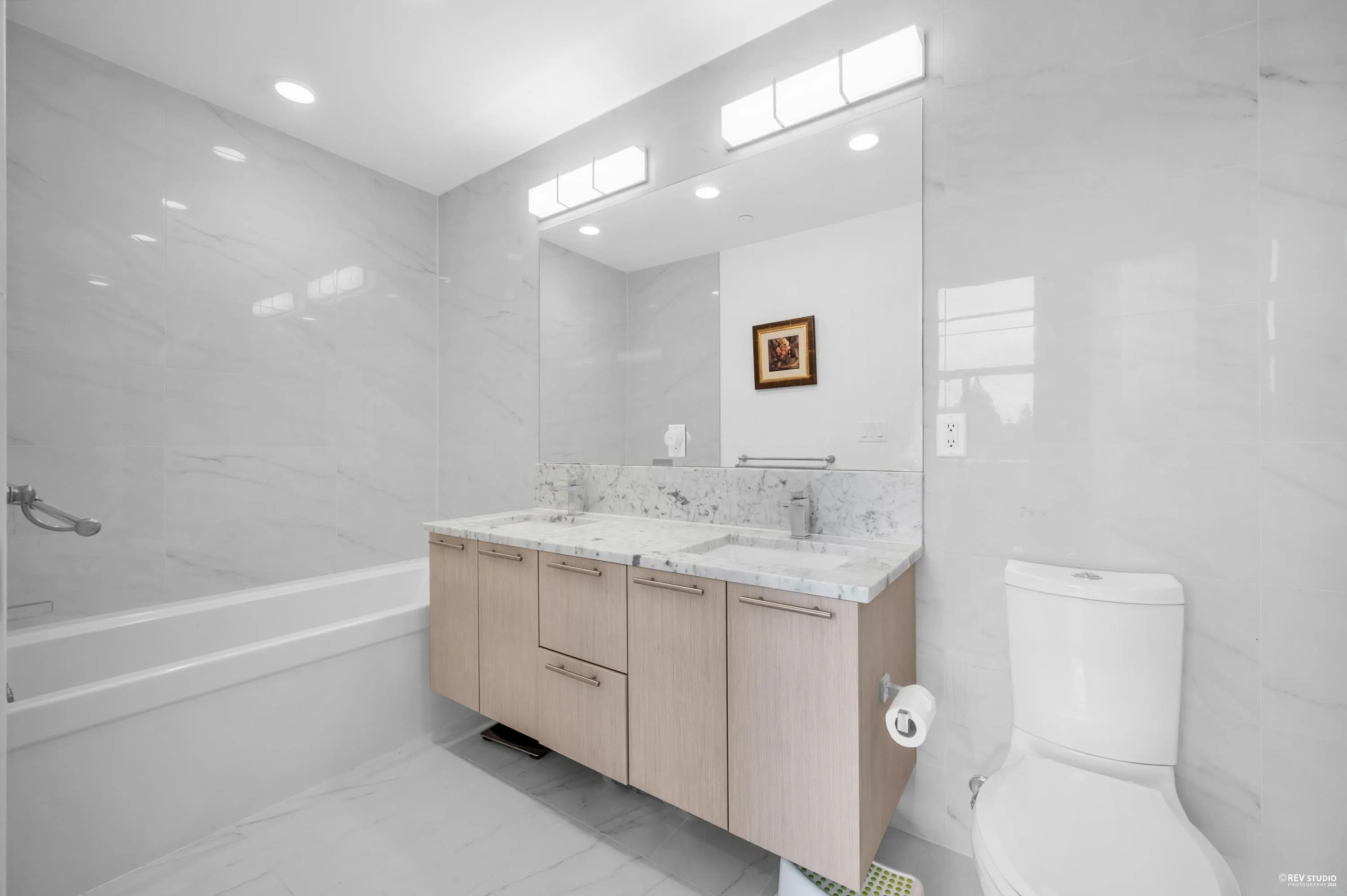 5077 Cambie Street #604