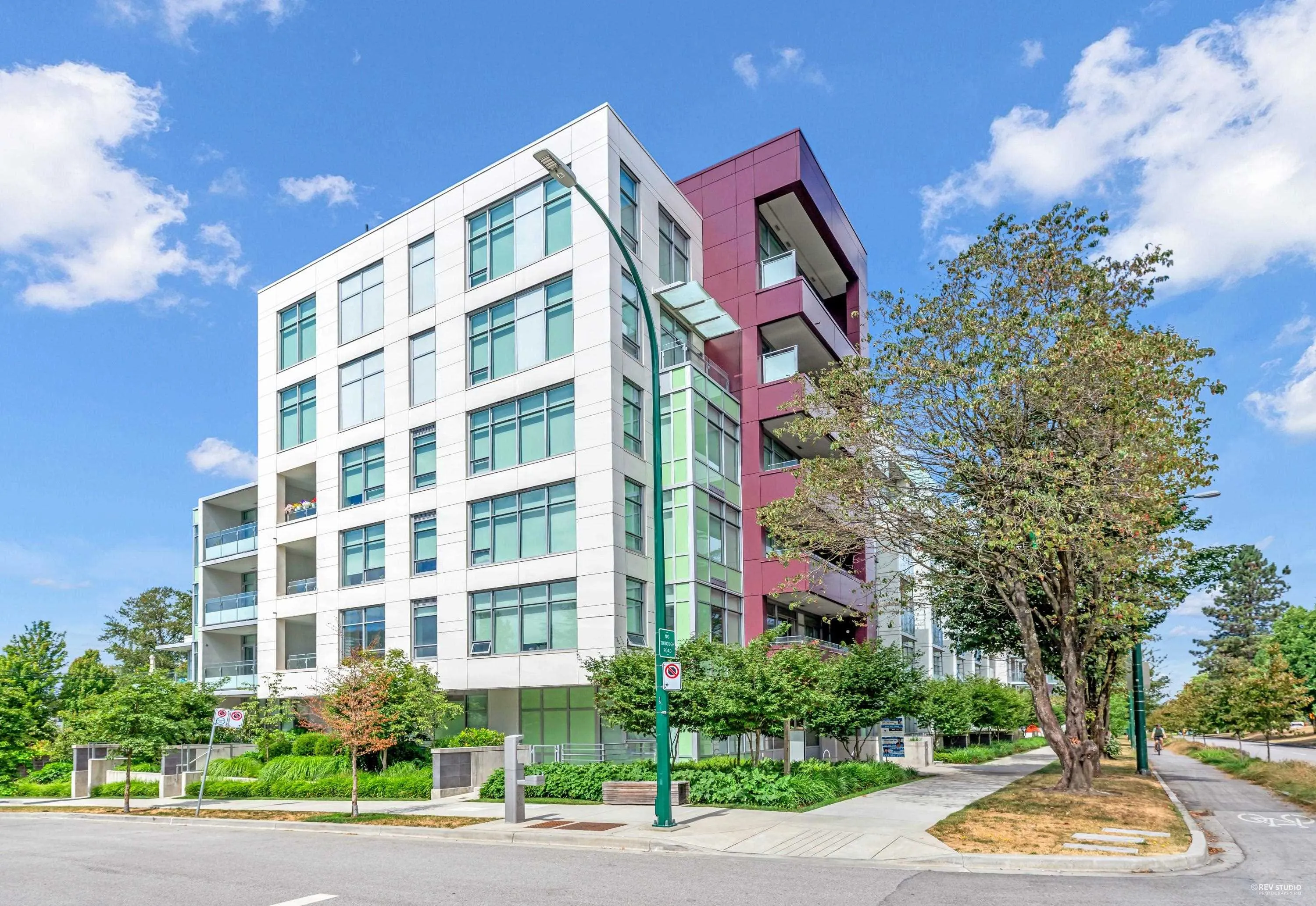 5077 Cambie Street #604