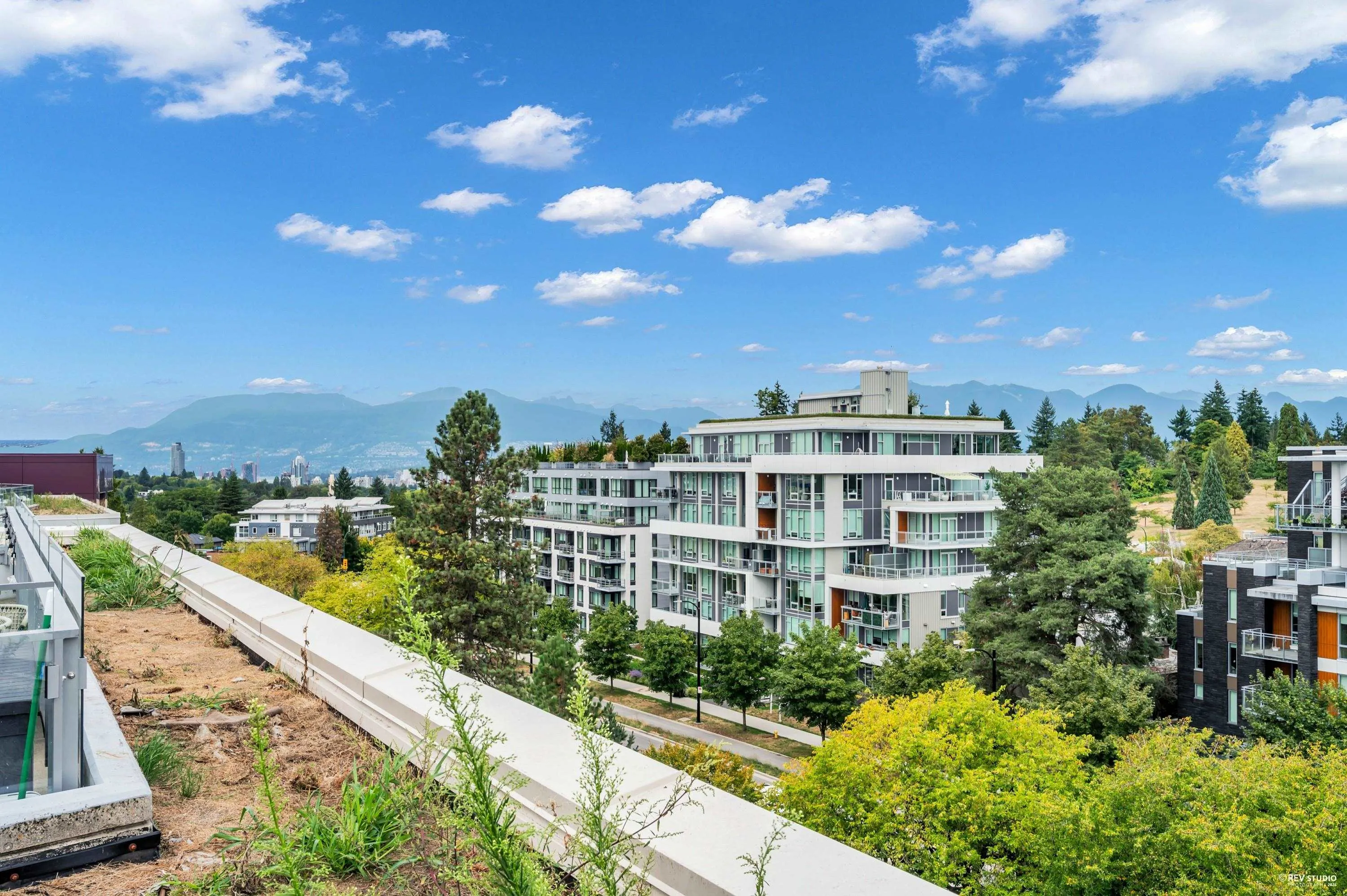 5077 Cambie Street #604