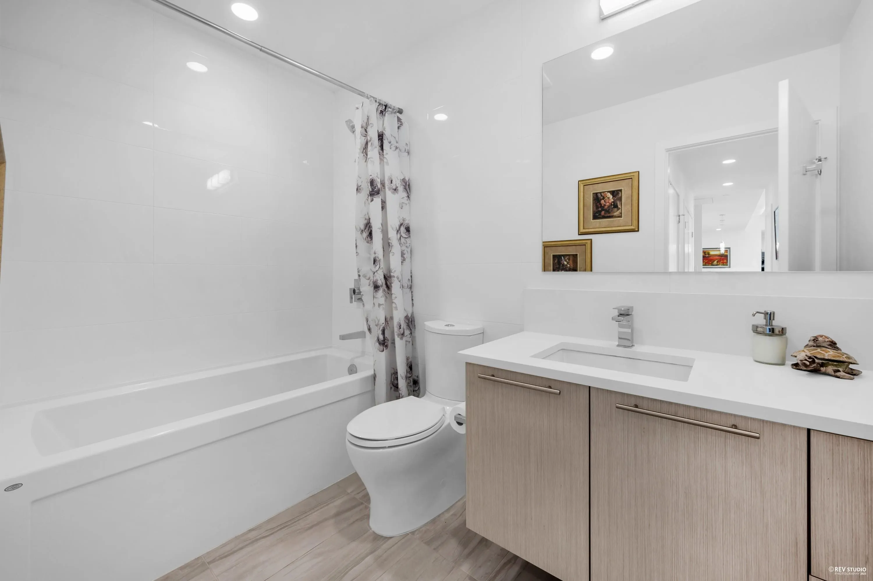 5077 Cambie Street #604