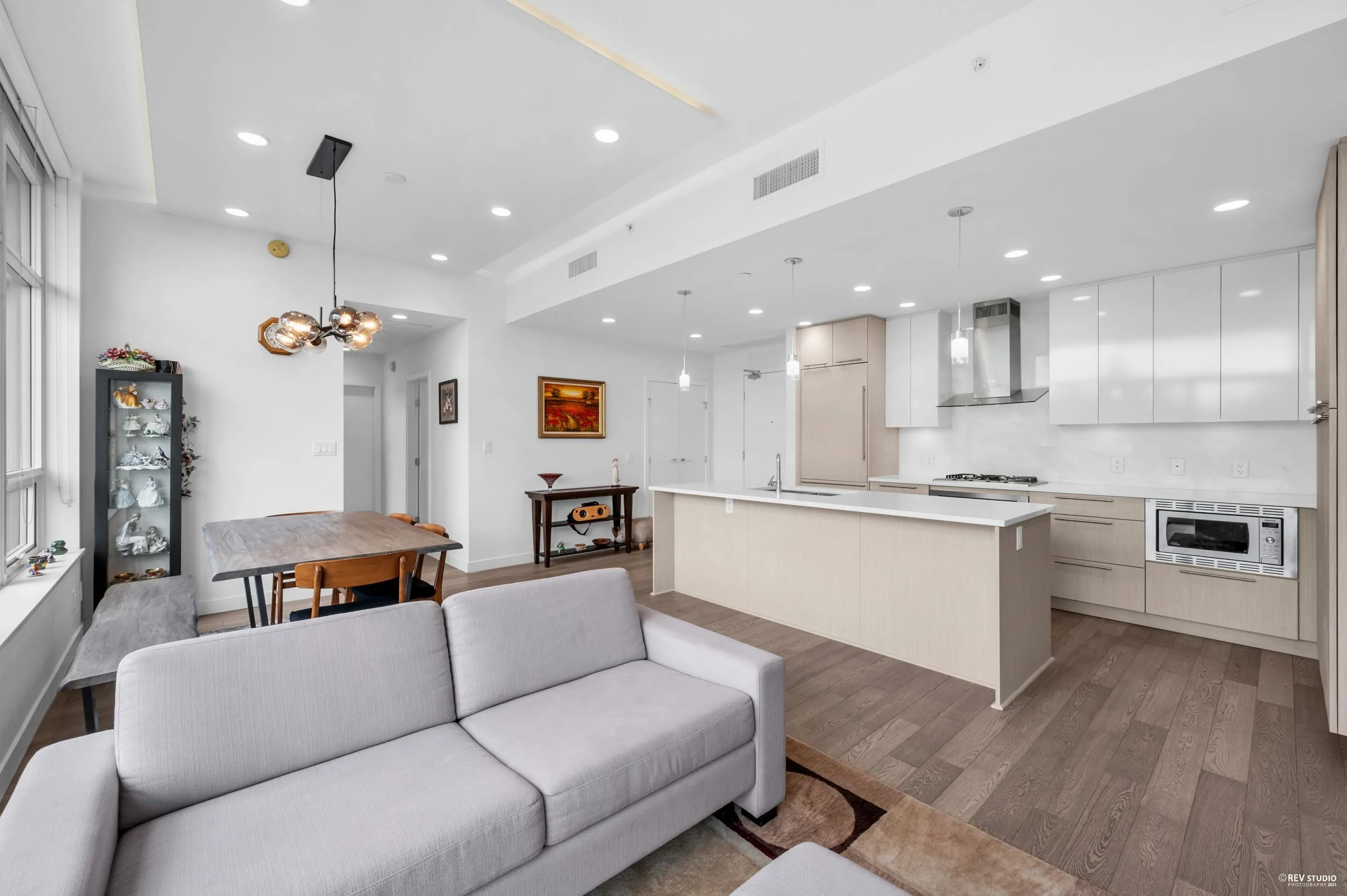 5077 Cambie Street #604