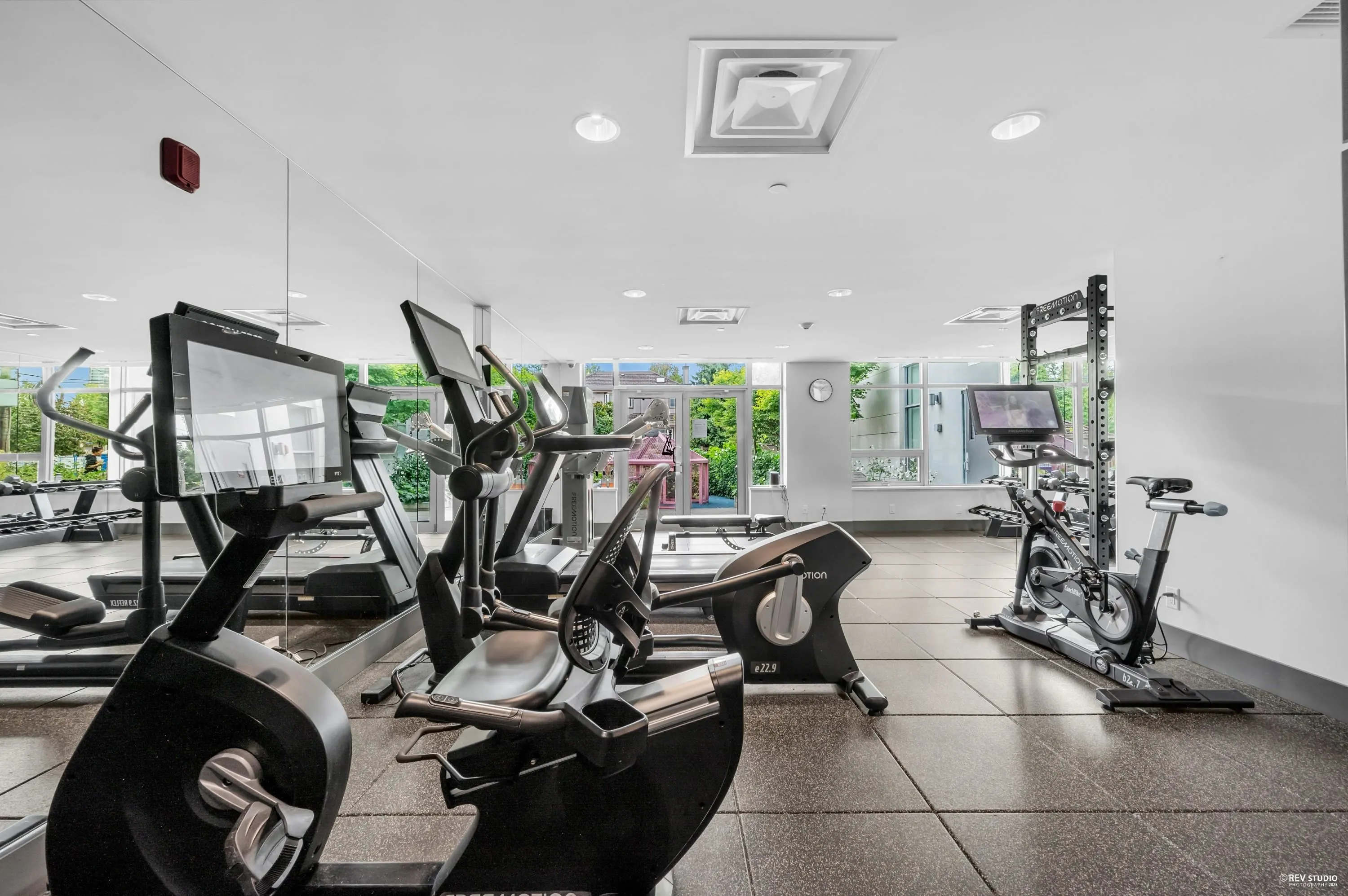 5077 Cambie Street #604