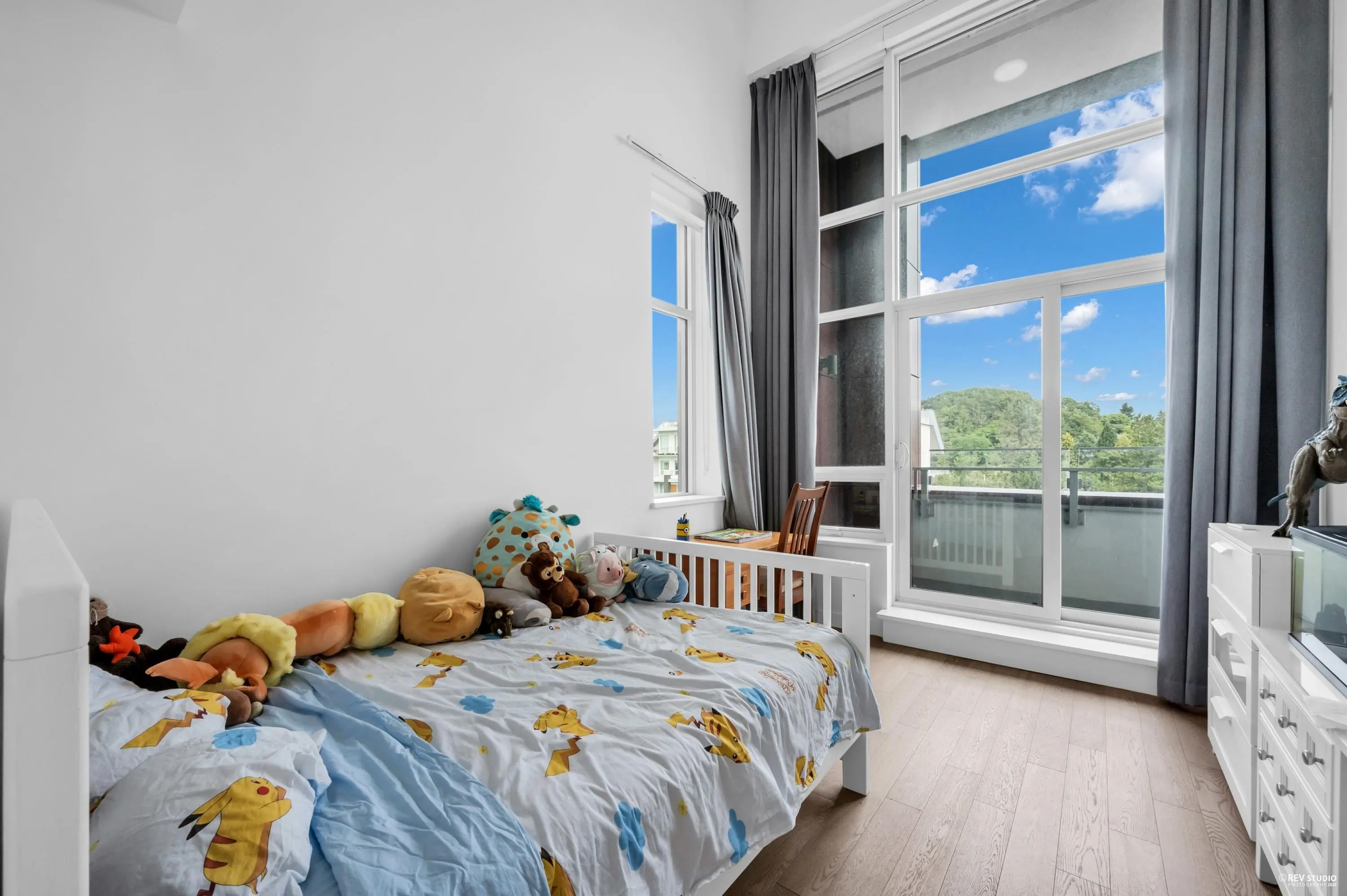 5077 Cambie Street #604