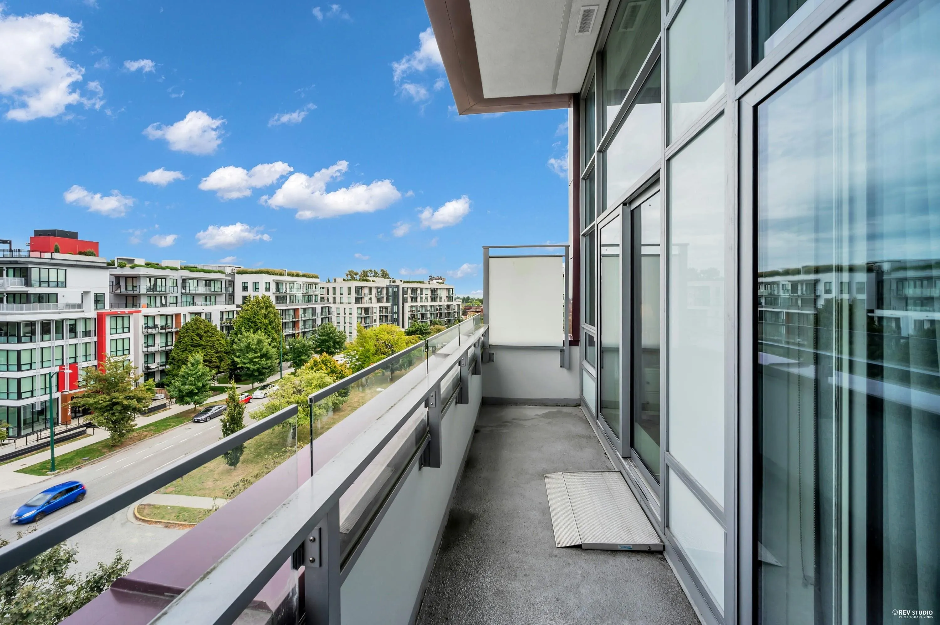 5077 Cambie Street #604