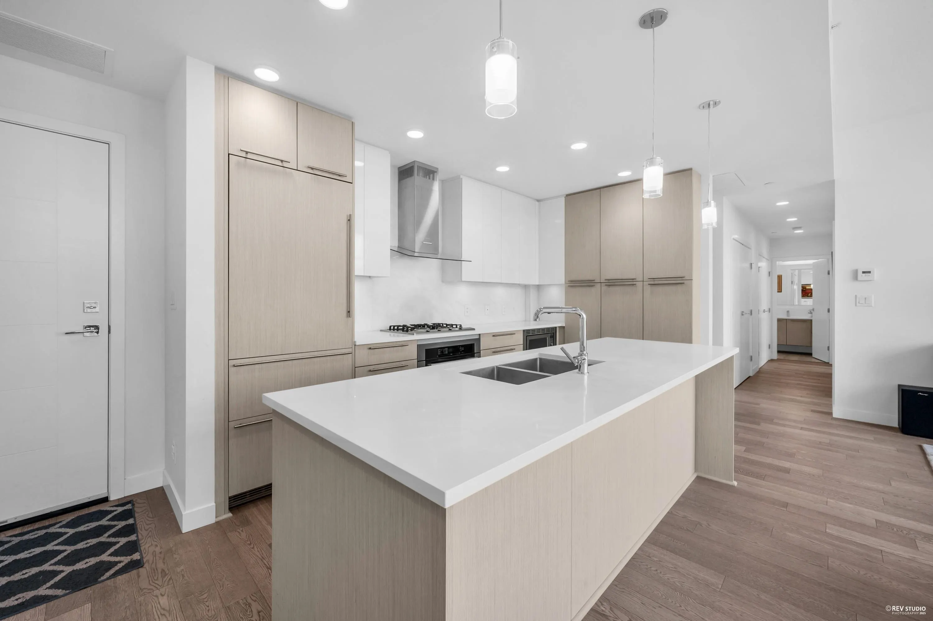 5077 Cambie Street #604