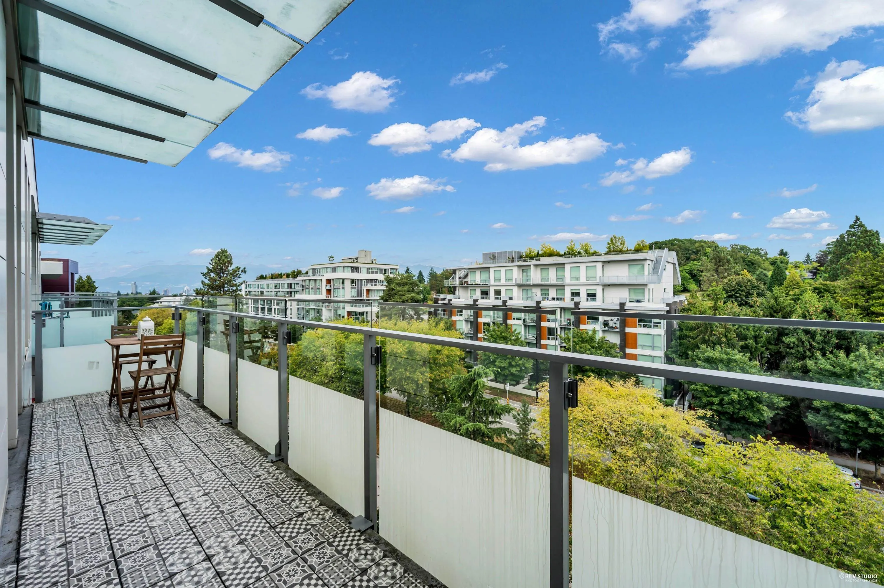 5077 Cambie Street #604