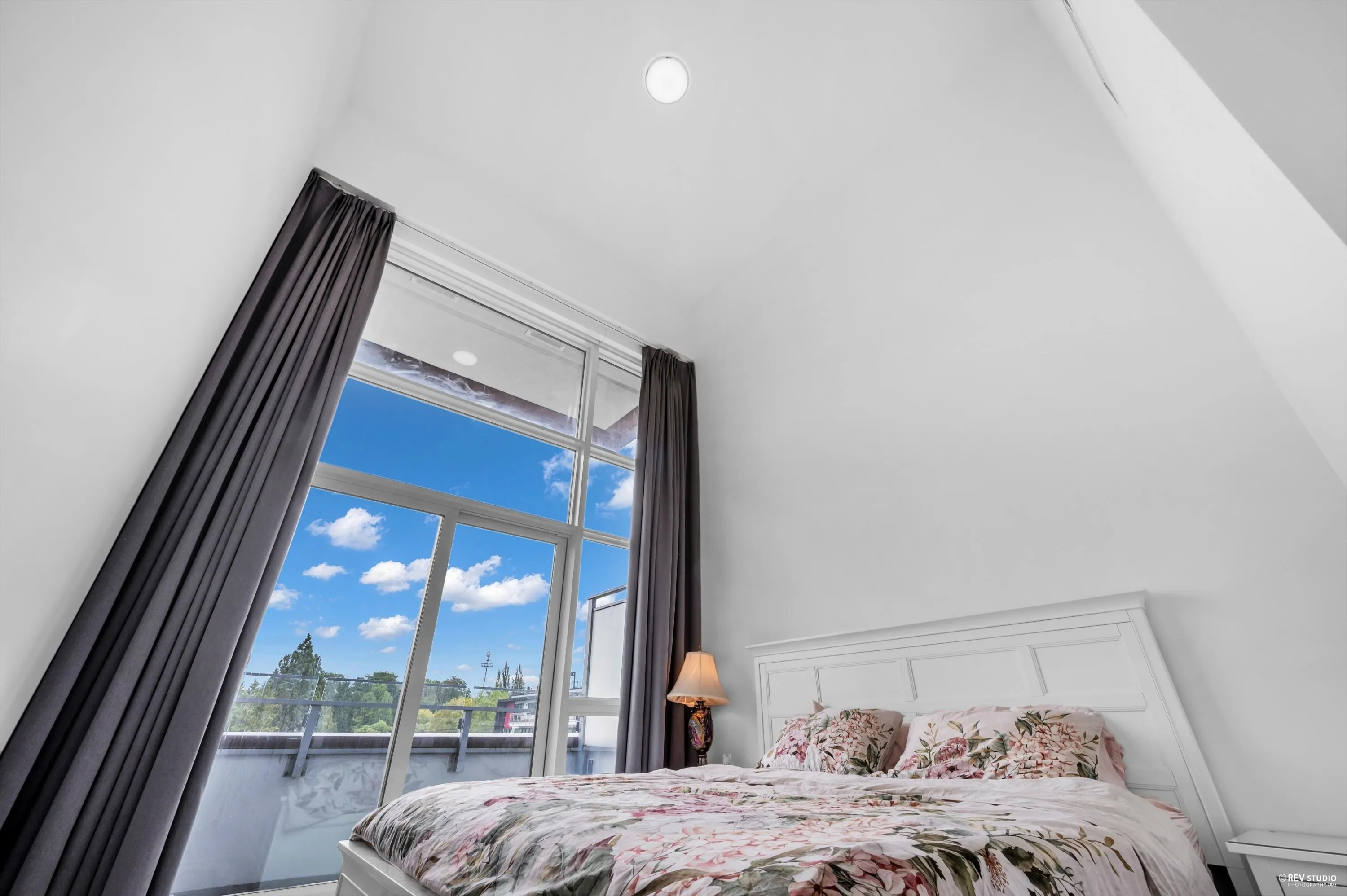 5077 Cambie Street #604
