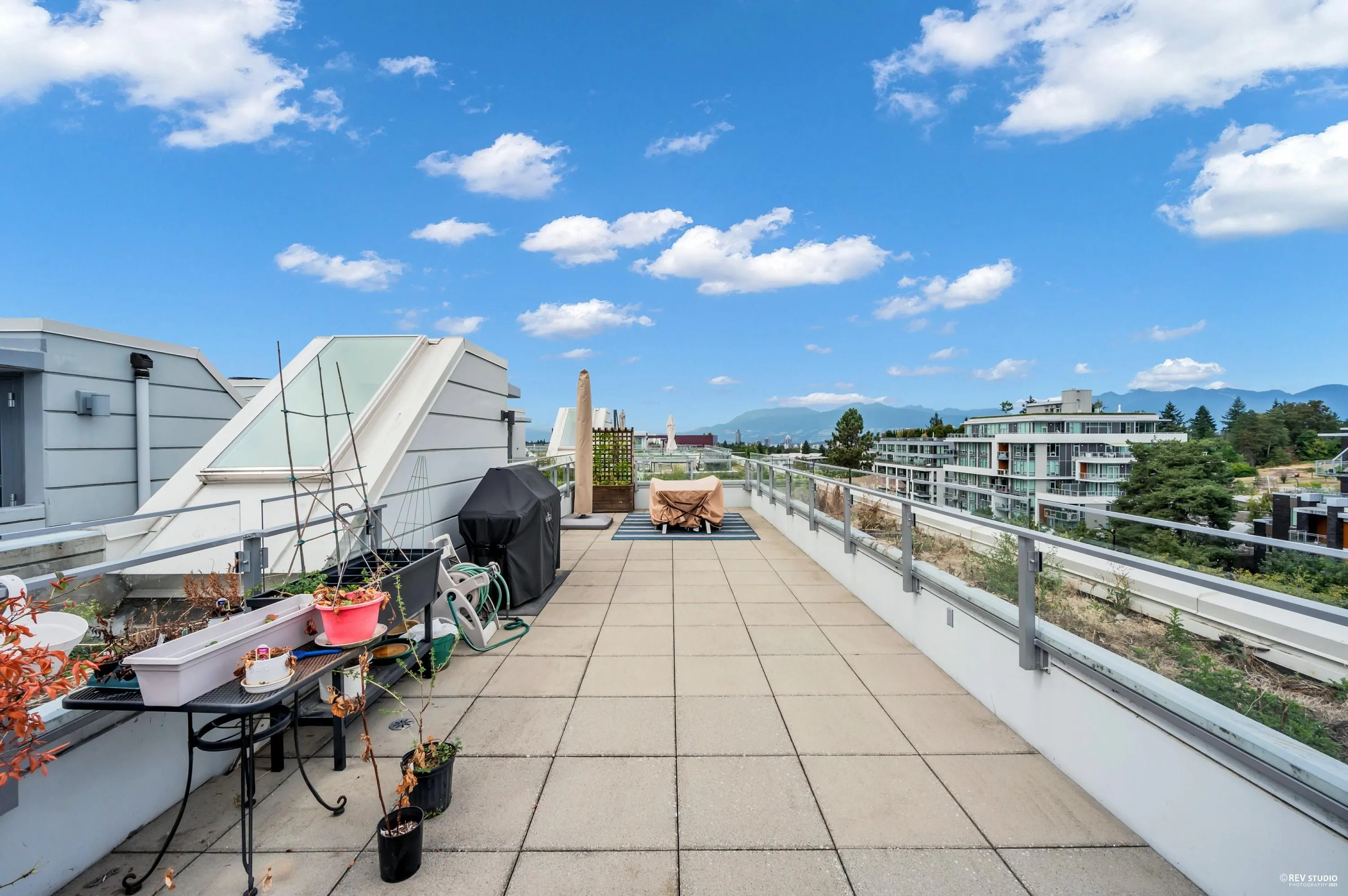 5077 Cambie Street #604