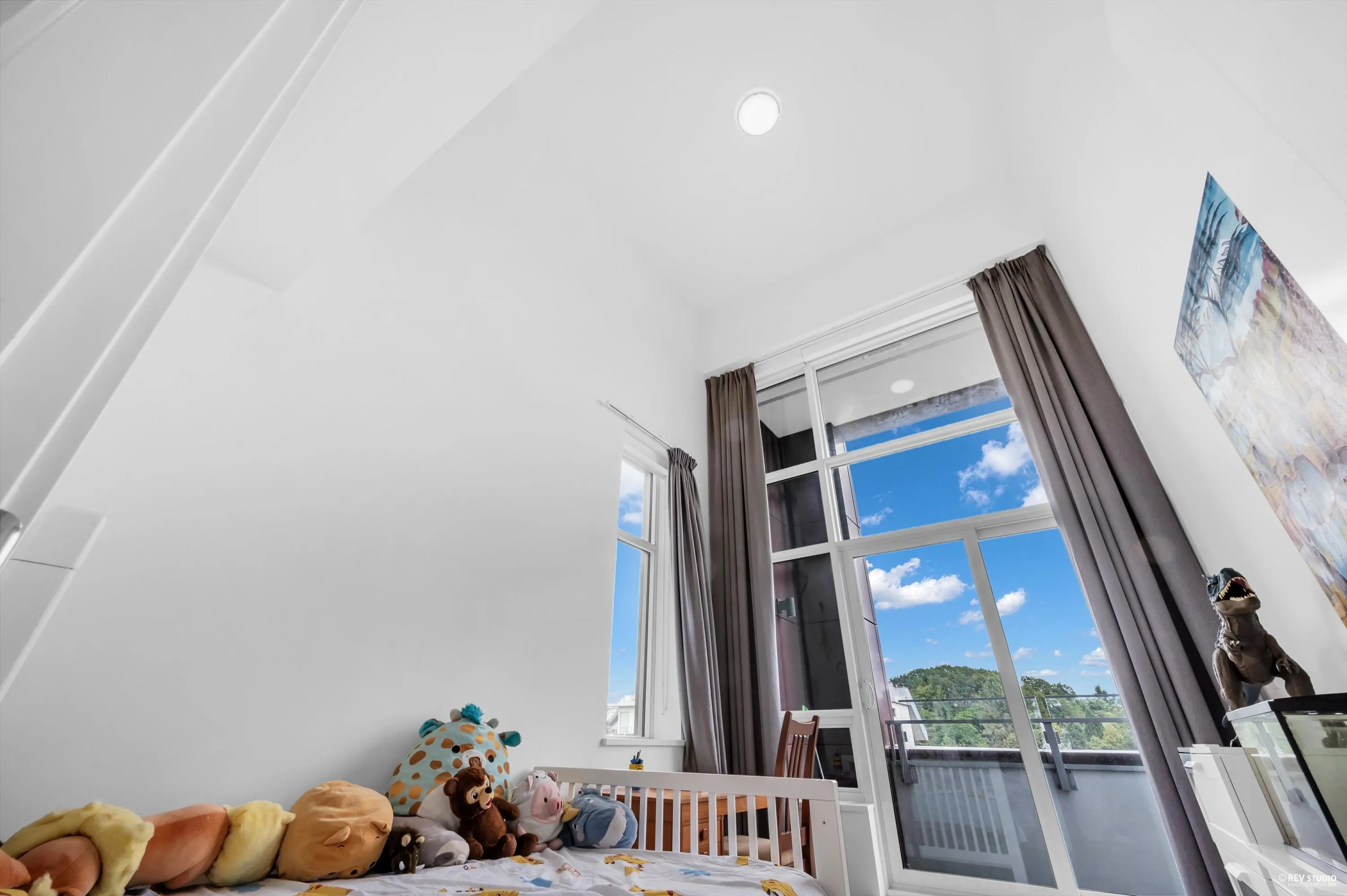 5077 Cambie Street #604