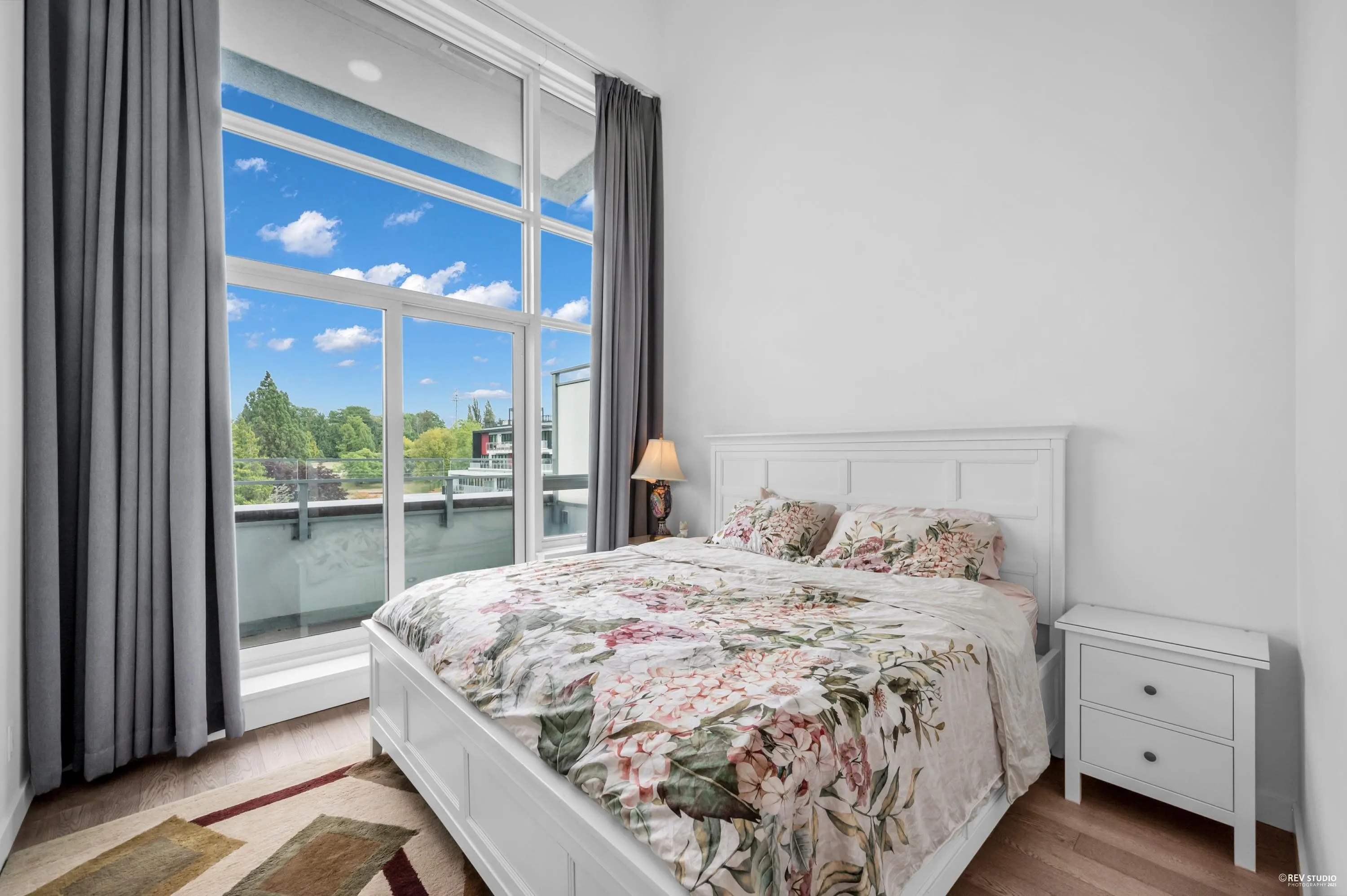 5077 Cambie Street #604